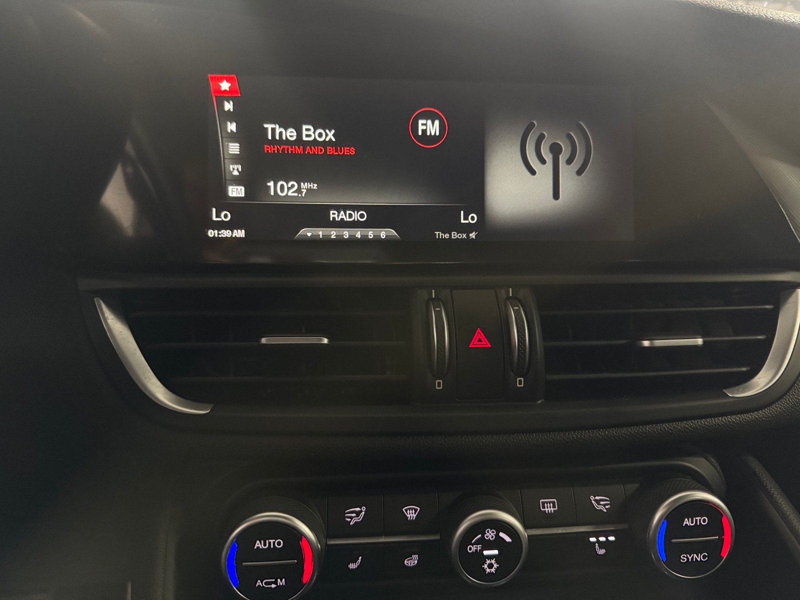 Thumbnail: 2017 Alfa Romeo Giulia - 3