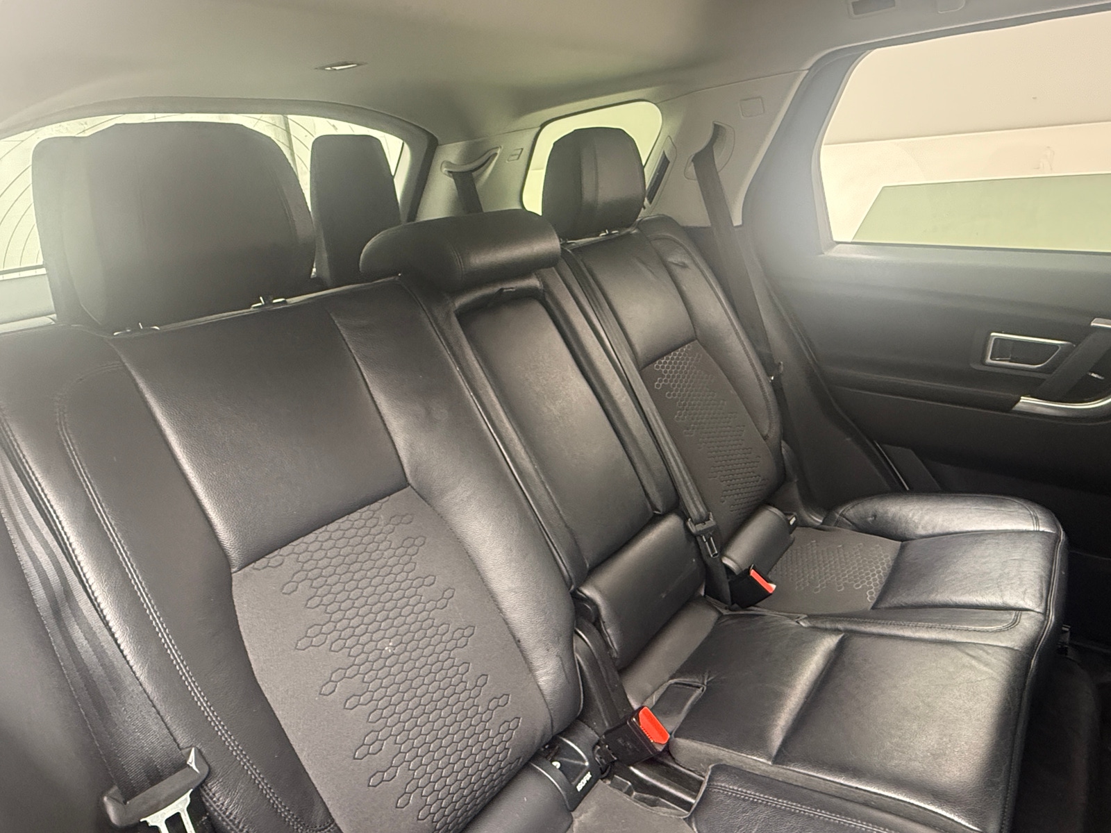 Thumbnail: 2017 Land Rover Discovery Sport - 5