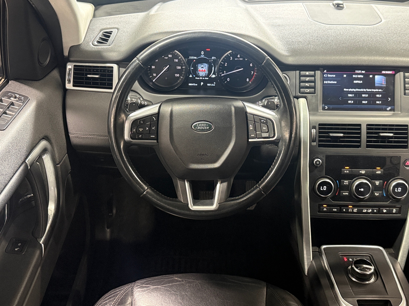 Thumbnail: 2017 Land Rover Discovery Sport - 4