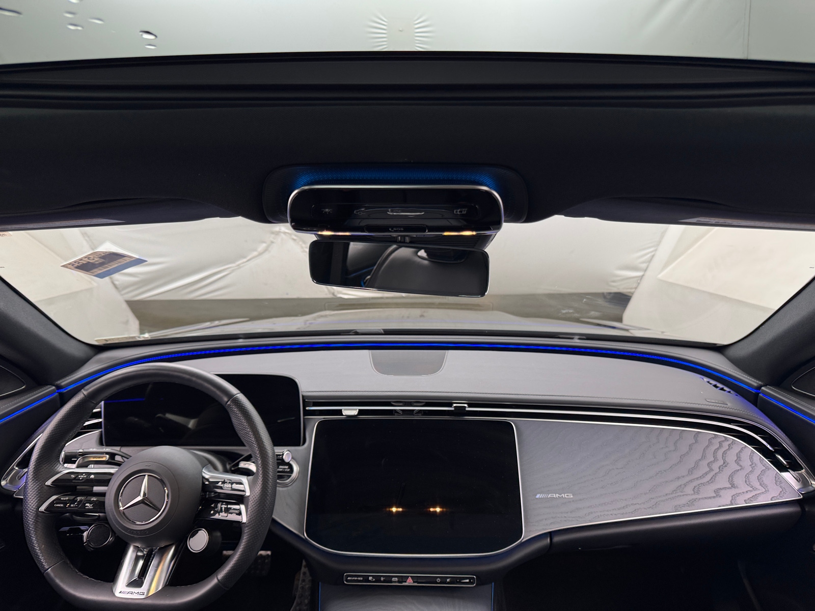 Thumbnail: 2025 Mercedes-Benz E-Class - 2