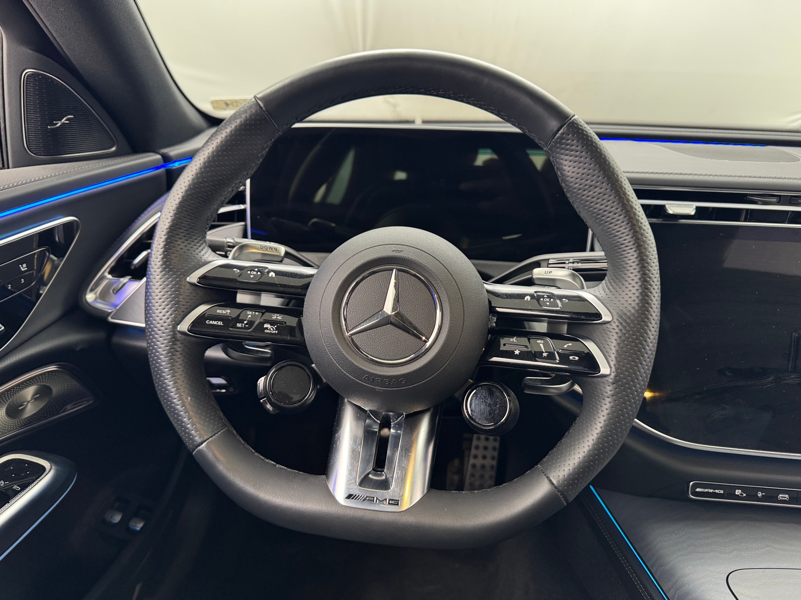 Thumbnail: 2025 Mercedes-Benz E-Class - 4