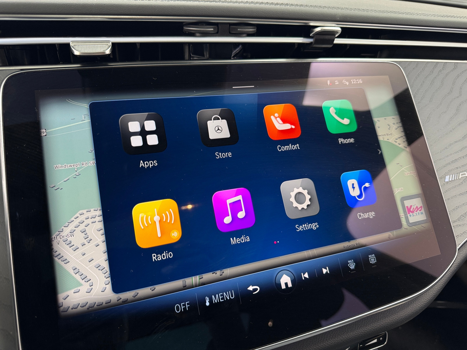 Thumbnail: 2025 Mercedes-Benz E-Class - 3