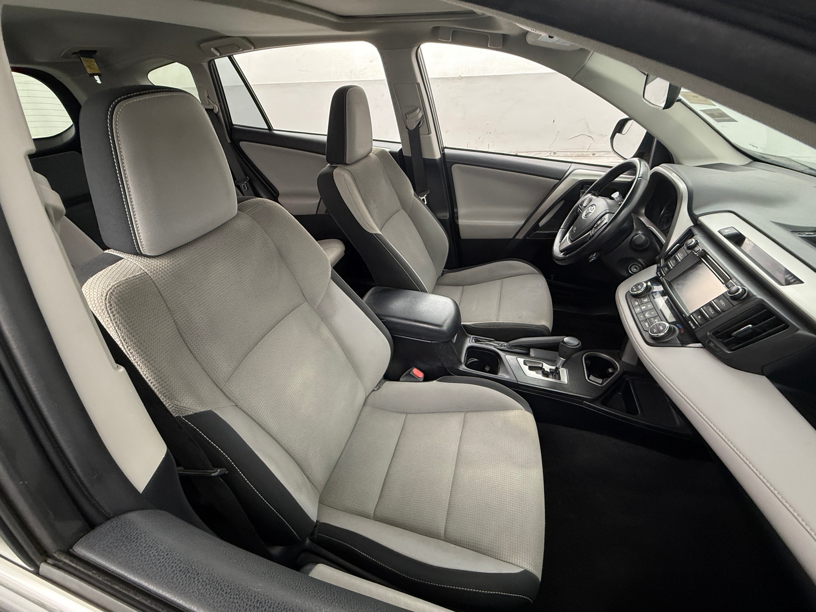 Thumbnail: 2017 Toyota RAV4 - 2