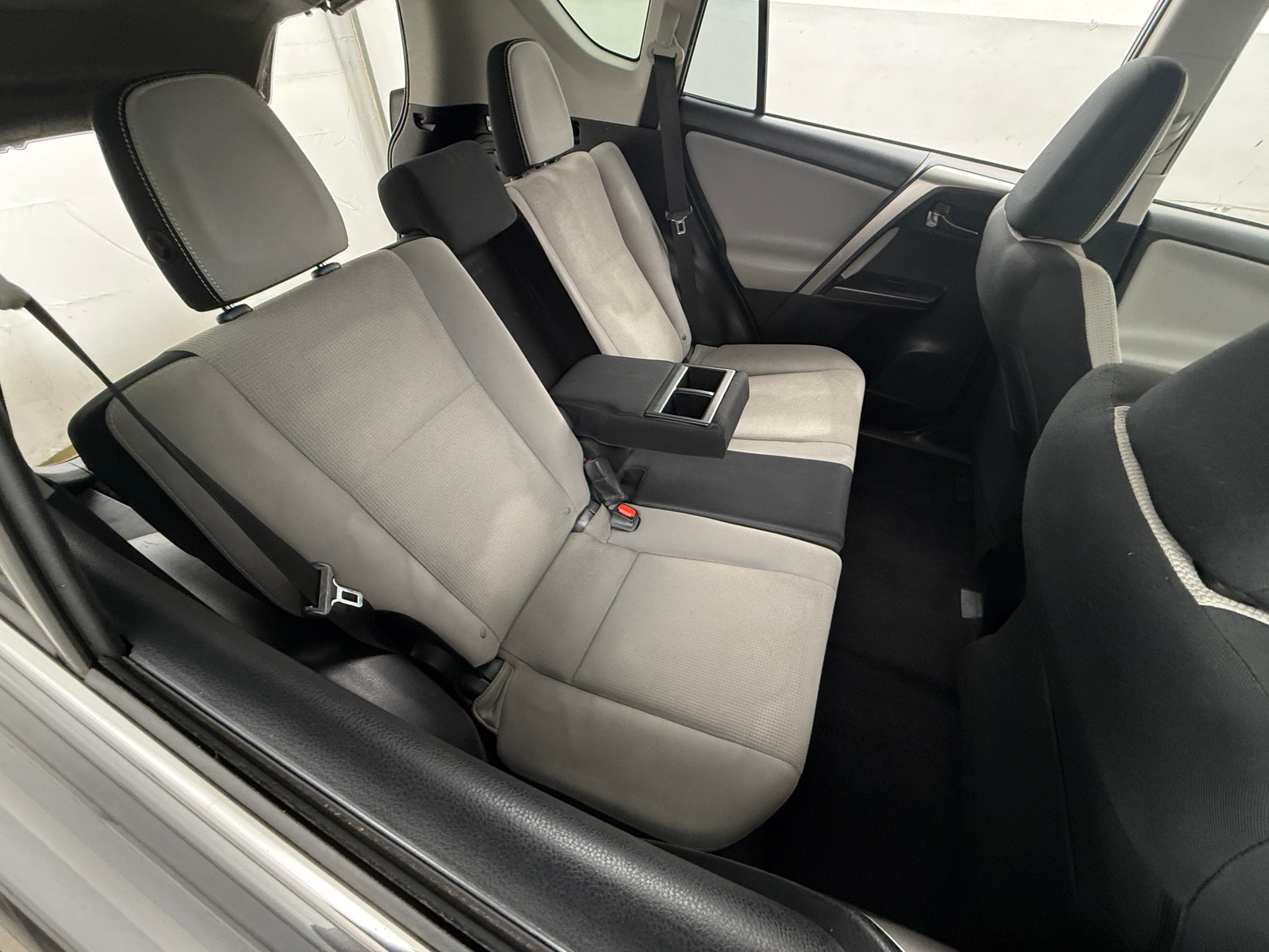 Thumbnail: 2017 Toyota RAV4 - 6