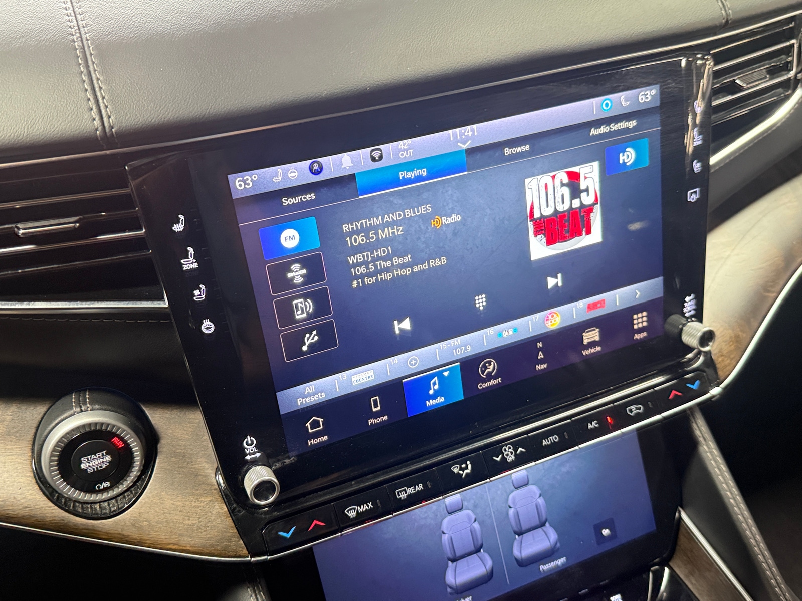 Thumbnail: 2024 Jeep Grand Wagoneer L - 3