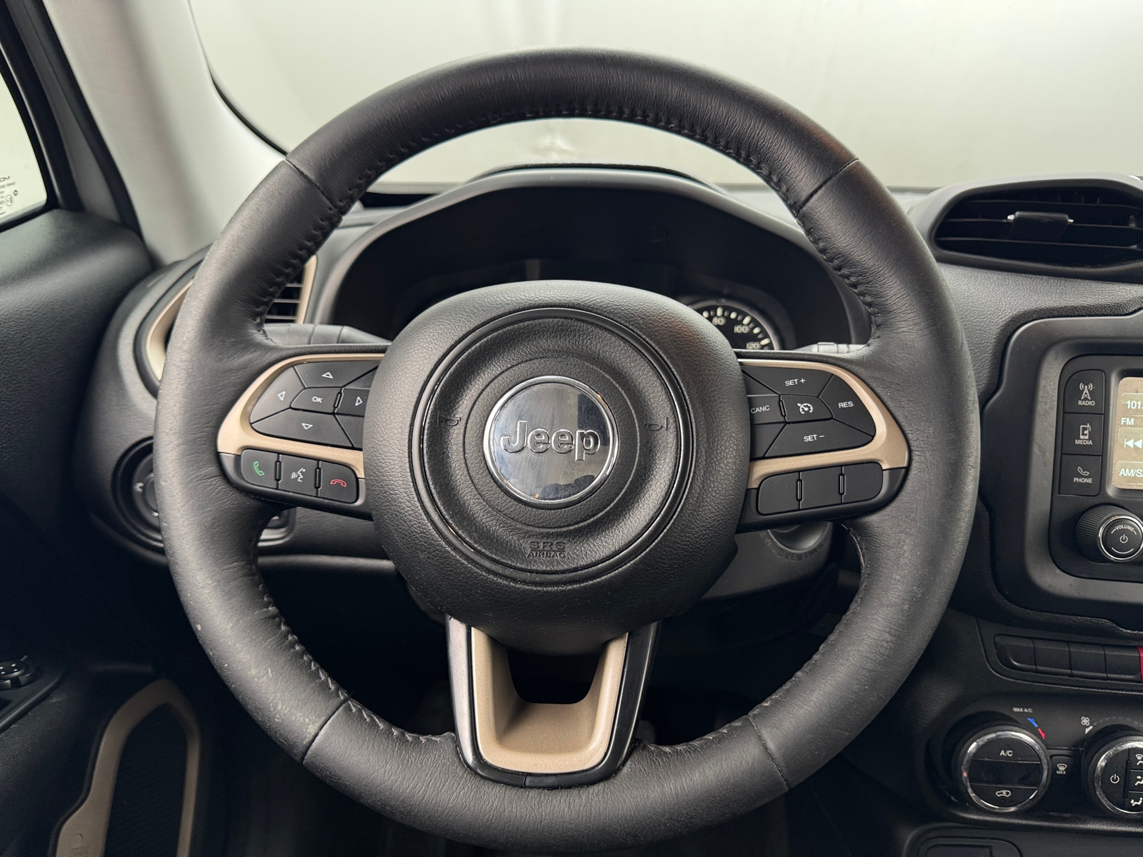 Thumbnail: 2015 Jeep Renegade - 5