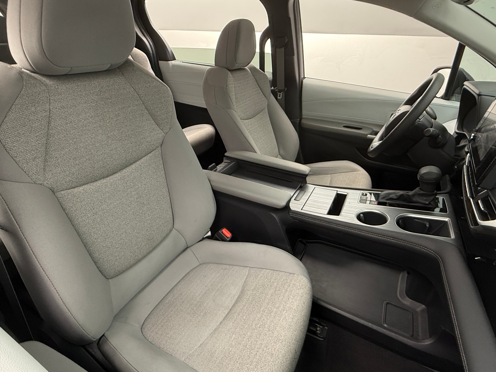 Thumbnail: 2025 Toyota Sienna - 6