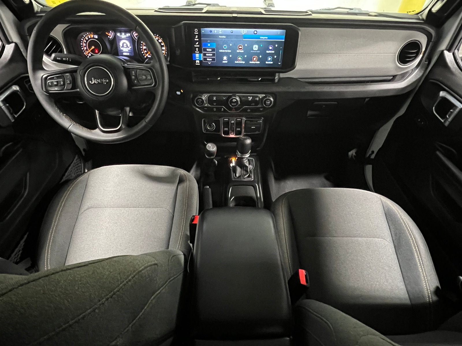 Thumbnail: 2025 Jeep Gladiator - 3