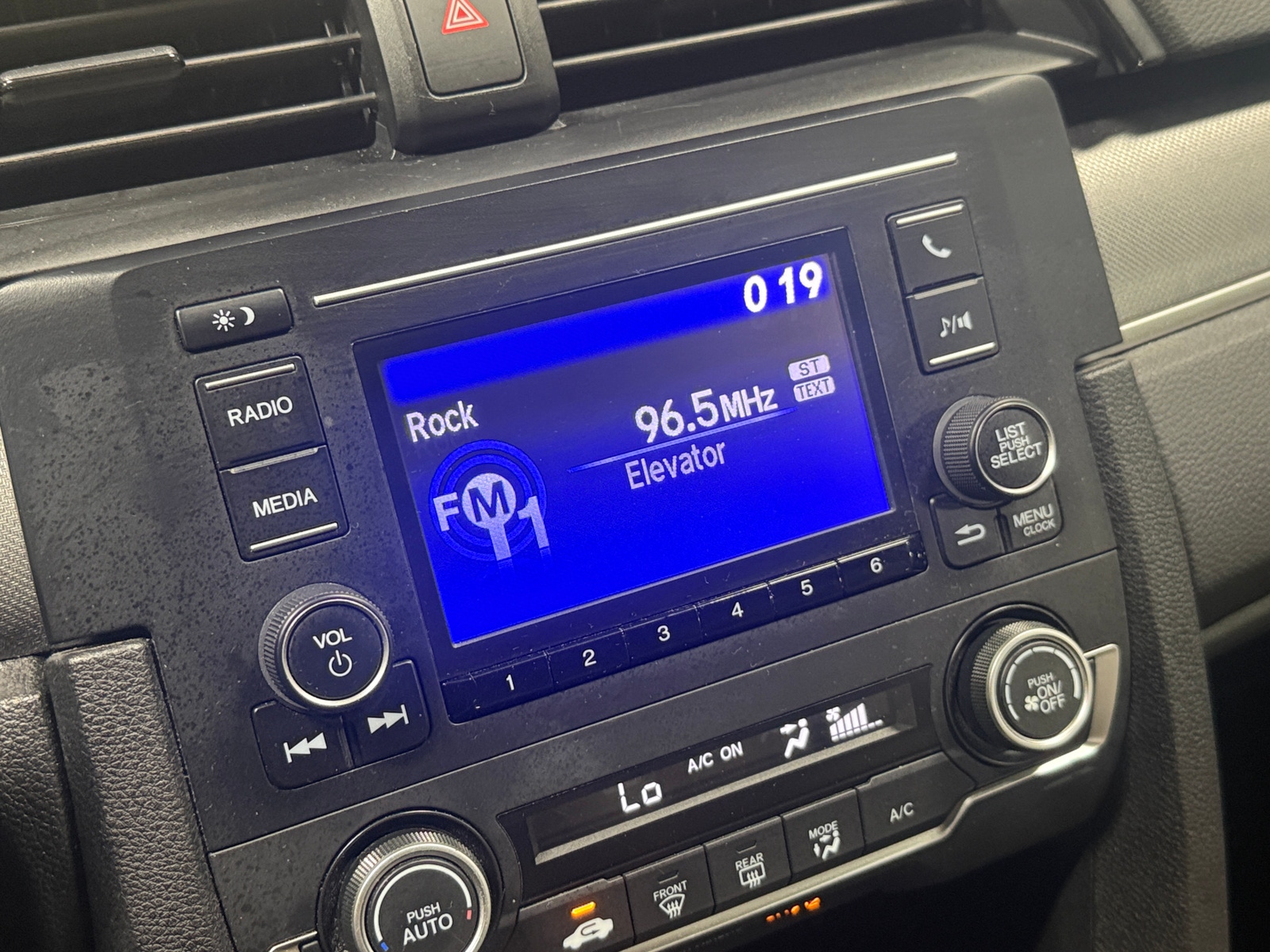 Thumbnail: 2018 Honda Civic - 4