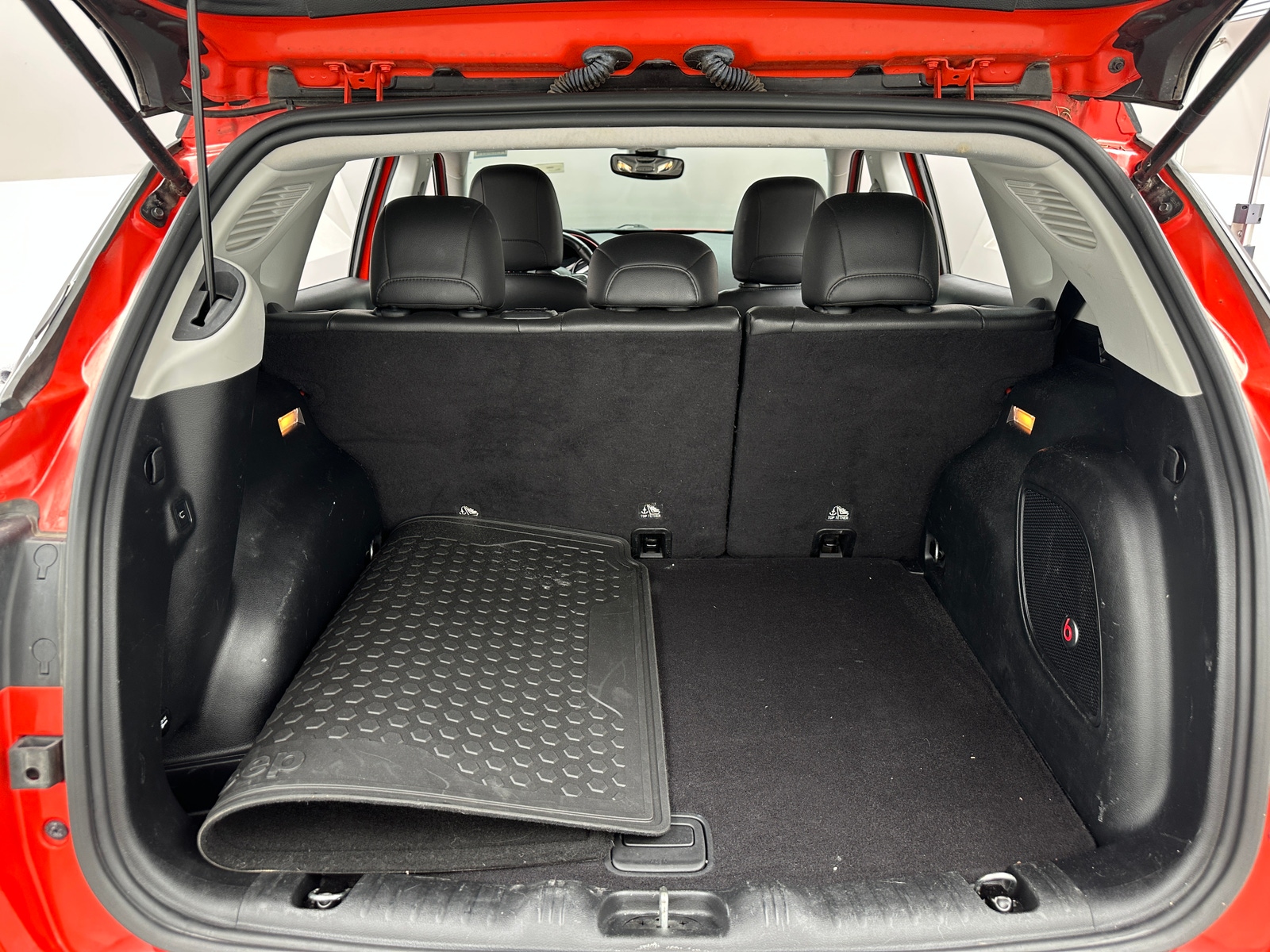 Thumbnail: 2018 Jeep Compass - 6