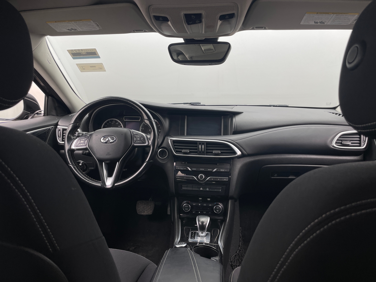 Thumbnail: 2017 INFINITI QX30 - 3