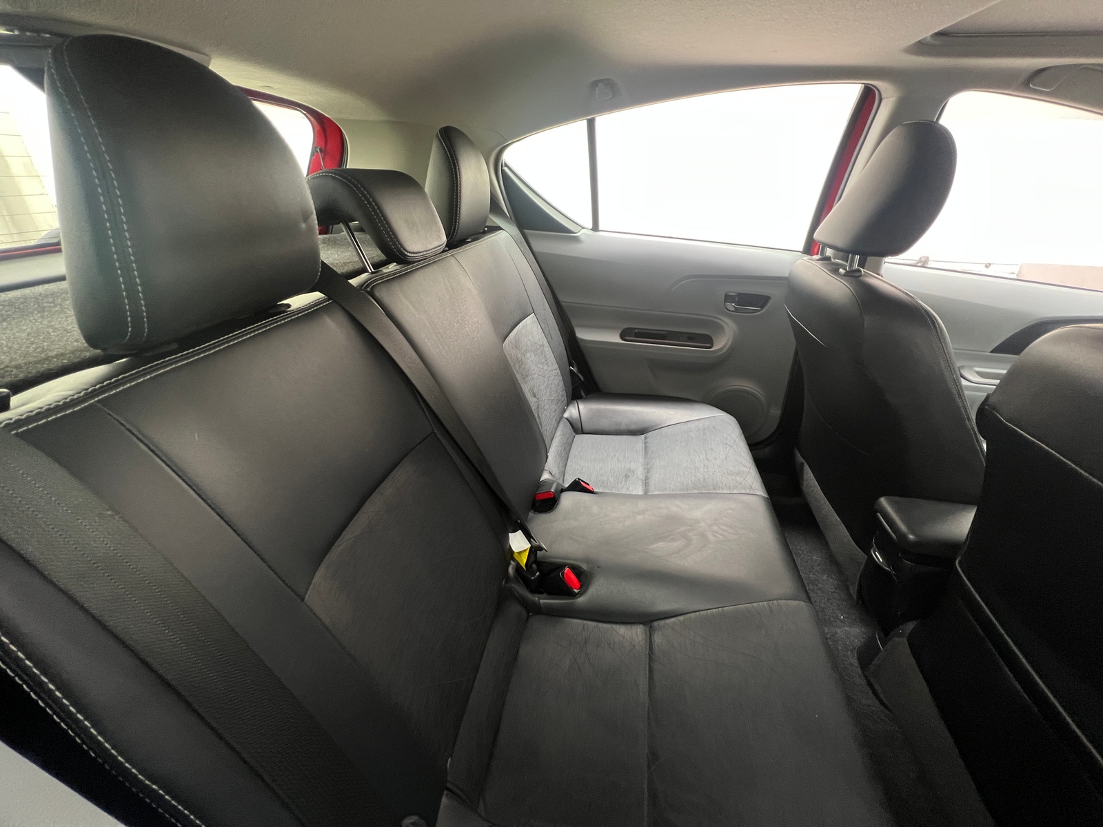 Thumbnail: 2013 Toyota Prius c - 6