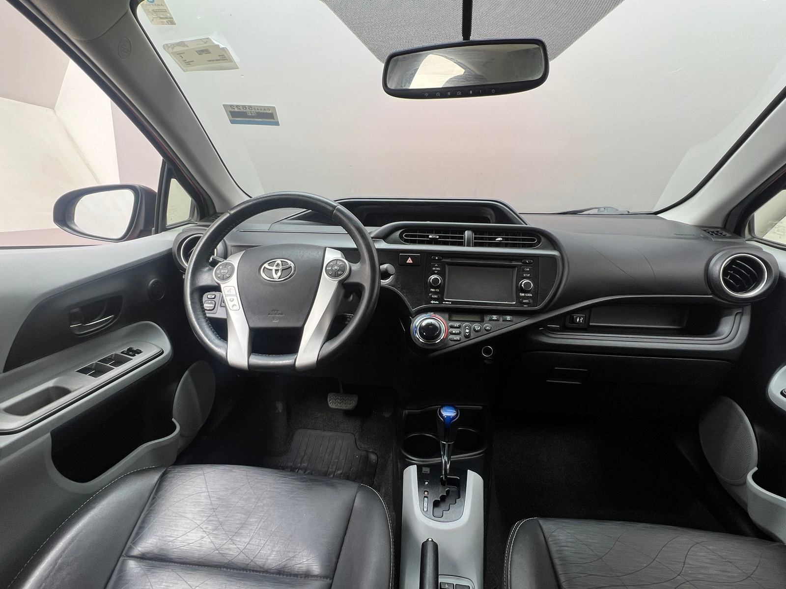 Thumbnail: 2013 Toyota Prius c - 3