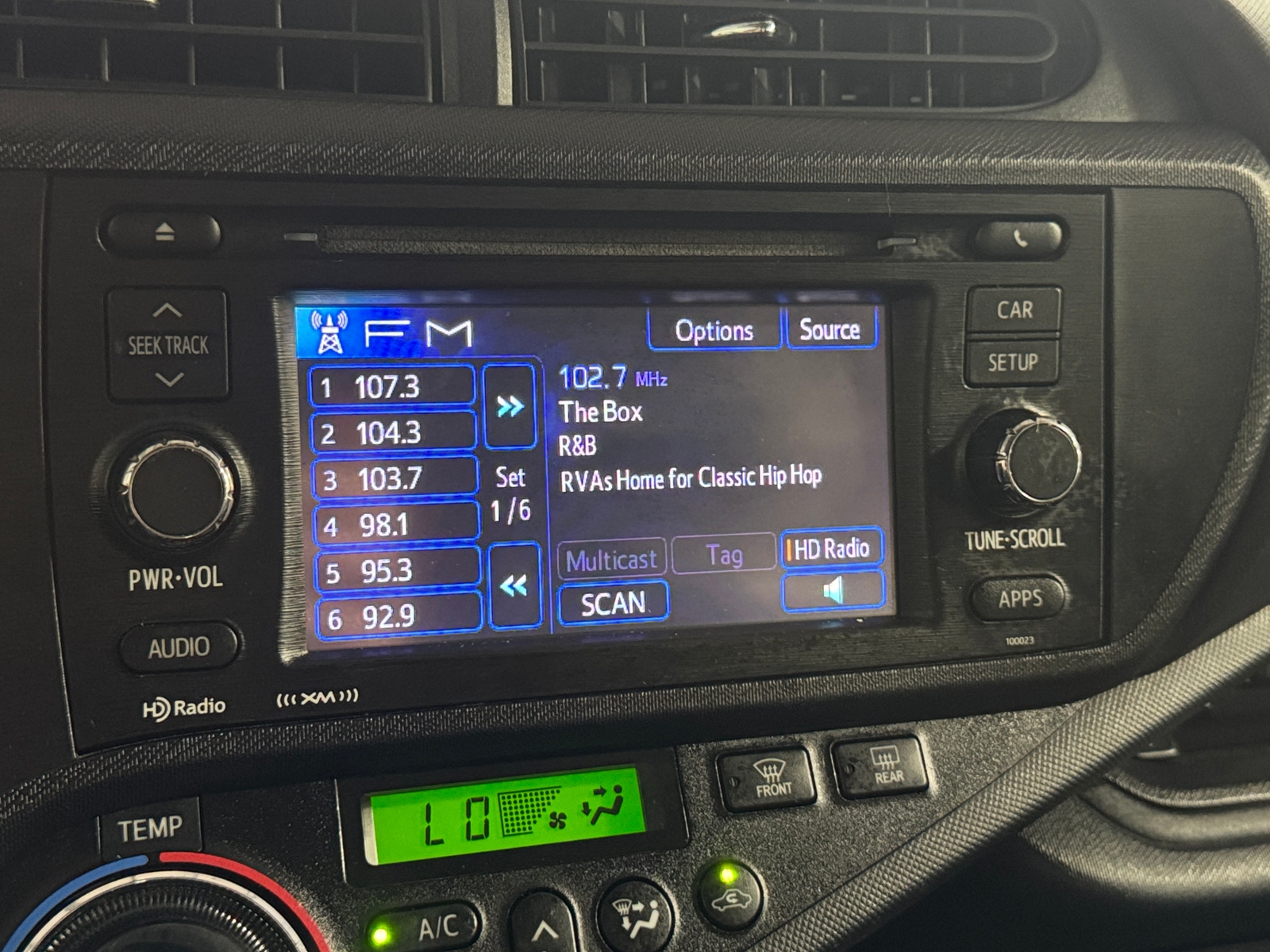 Thumbnail: 2013 Toyota Prius c - 4