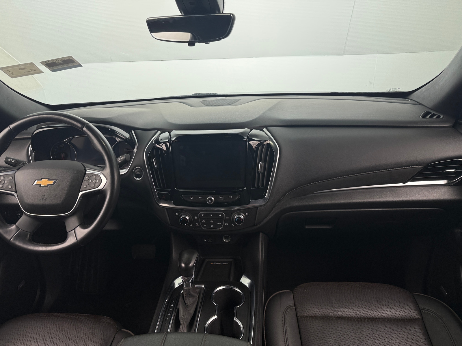 Thumbnail: 2022 Chevrolet Traverse - 2