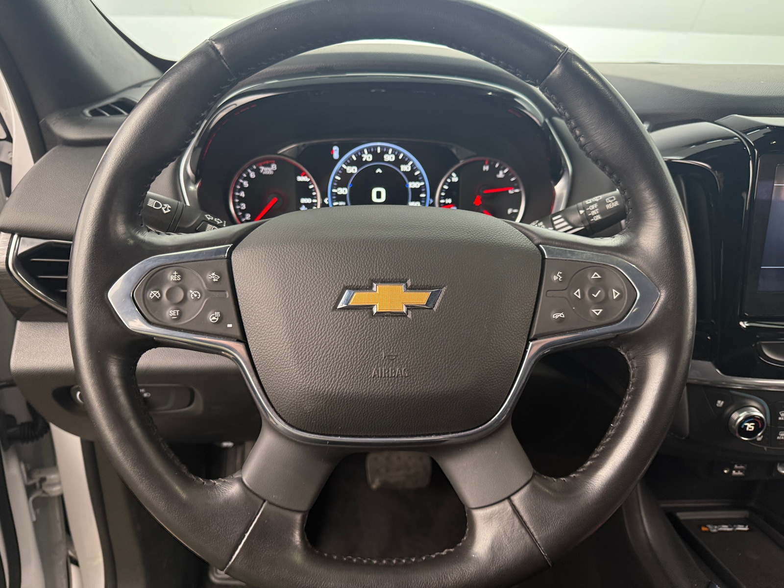 Thumbnail: 2022 Chevrolet Traverse - 4