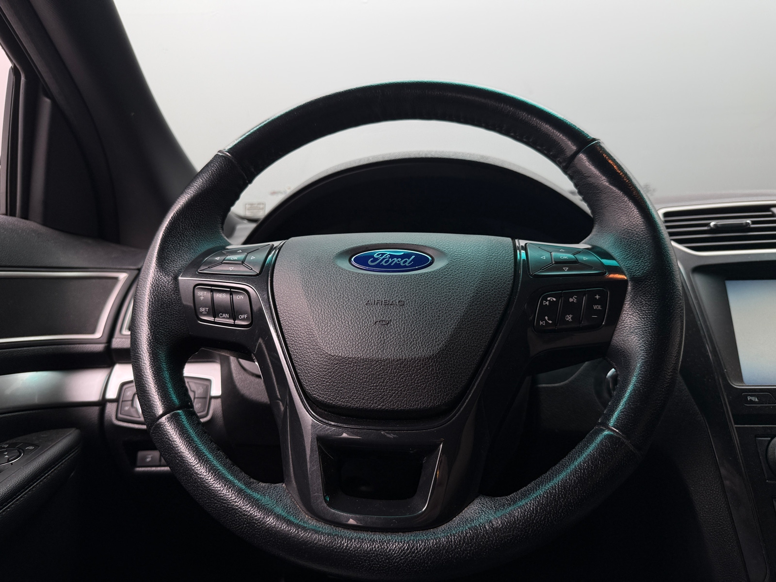 Thumbnail: 2016 Ford Explorer - 4