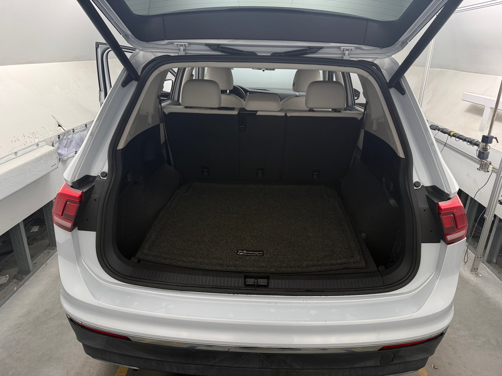 Thumbnail: 2018 Volkswagen Tiguan - 6