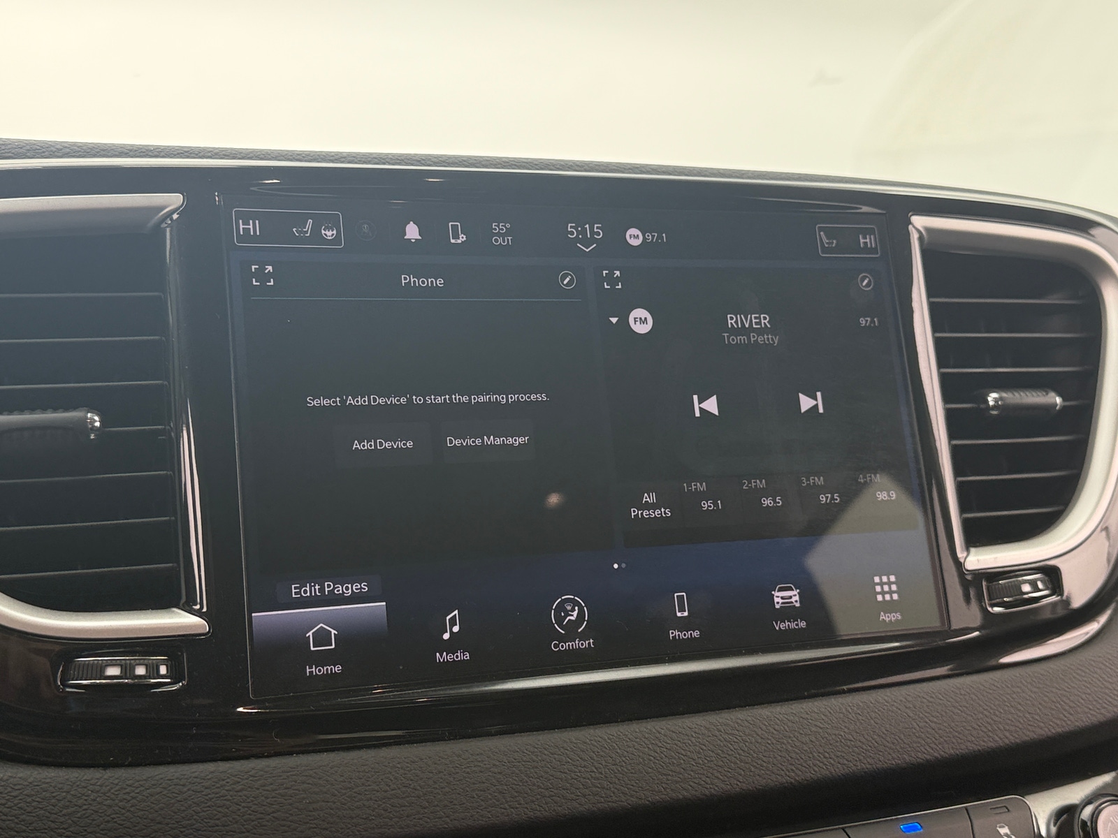 Thumbnail: 2024 Chrysler Pacifica - 3