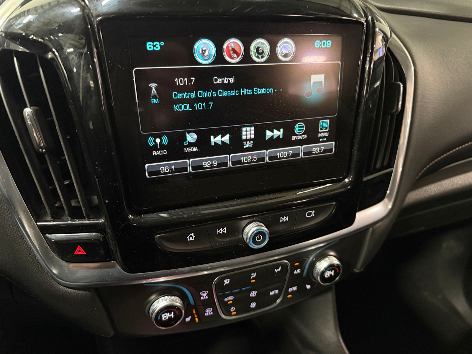 Thumbnail: 2019 Chevrolet Traverse - 4