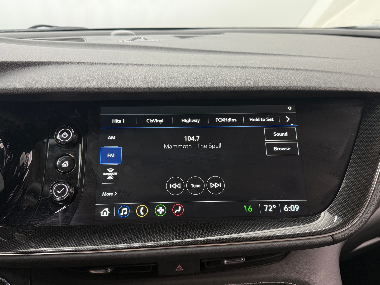 Thumbnail: 2023 Buick Envision - 3