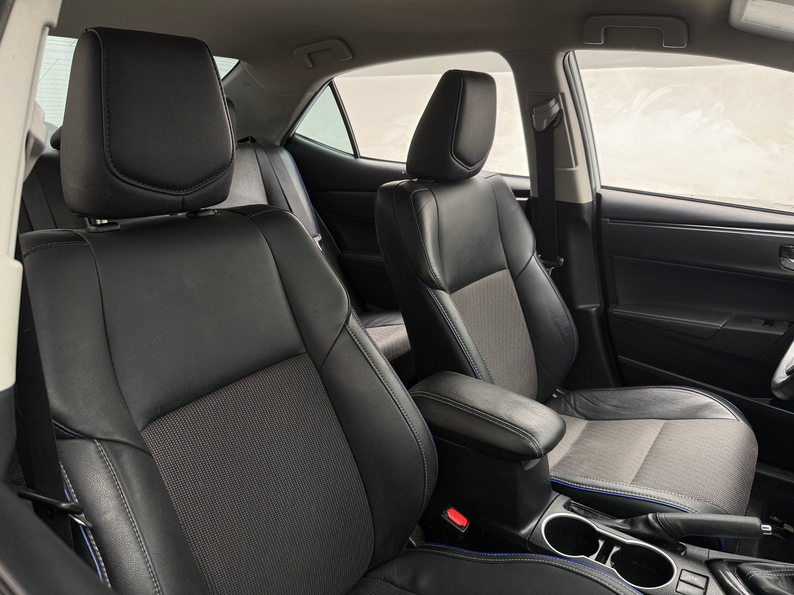 Thumbnail: 2017 Toyota Corolla - 2