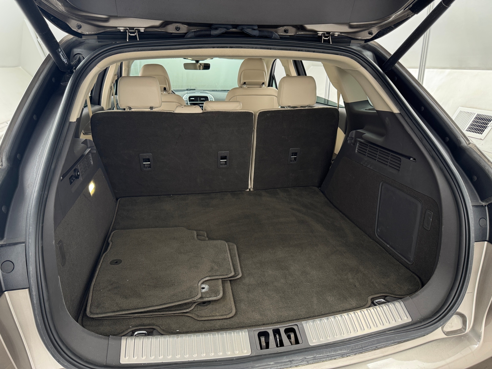 Thumbnail: 2019 Lincoln Nautilus - 6