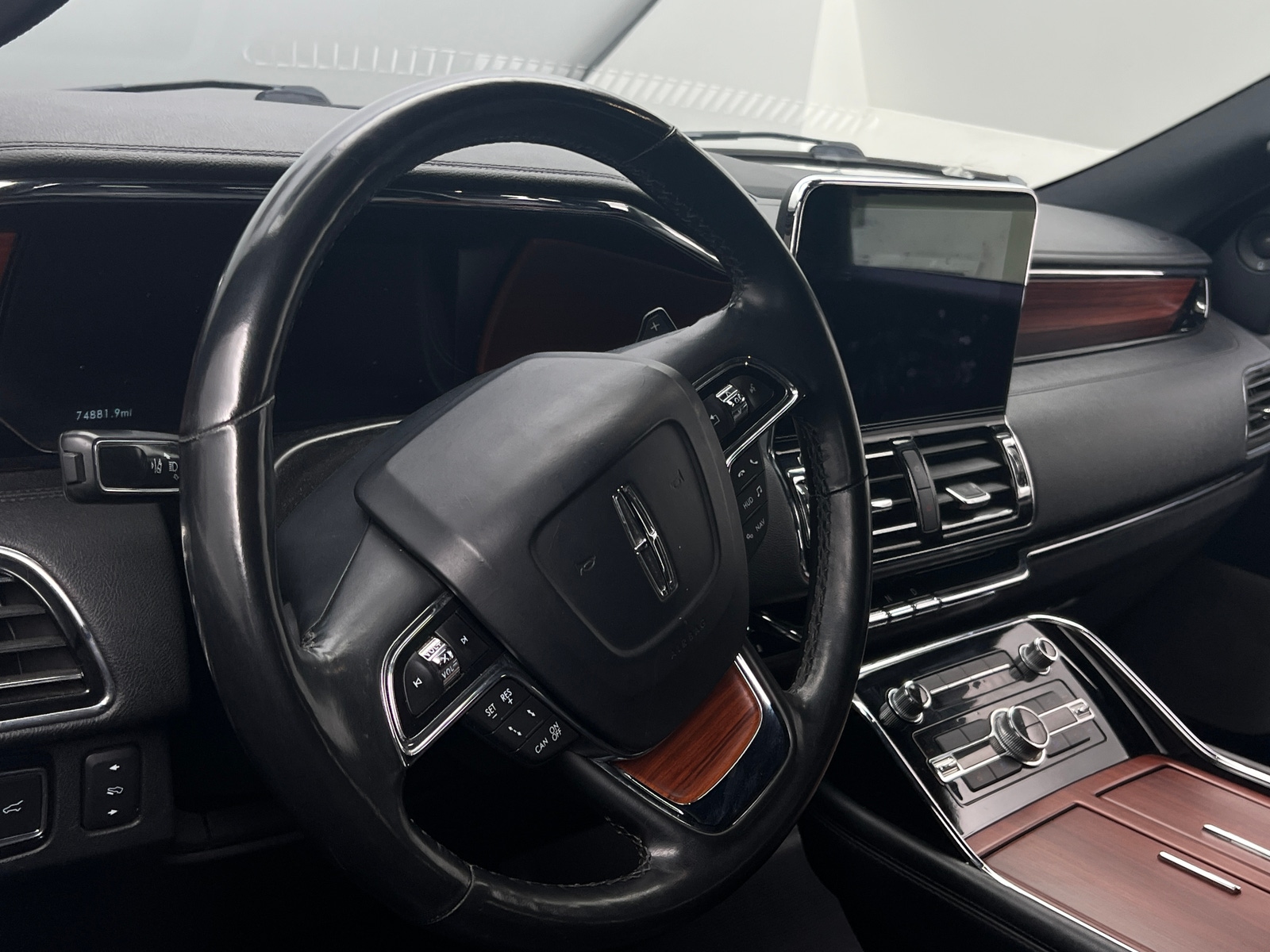 Thumbnail: 2020 Lincoln Navigator L - 4