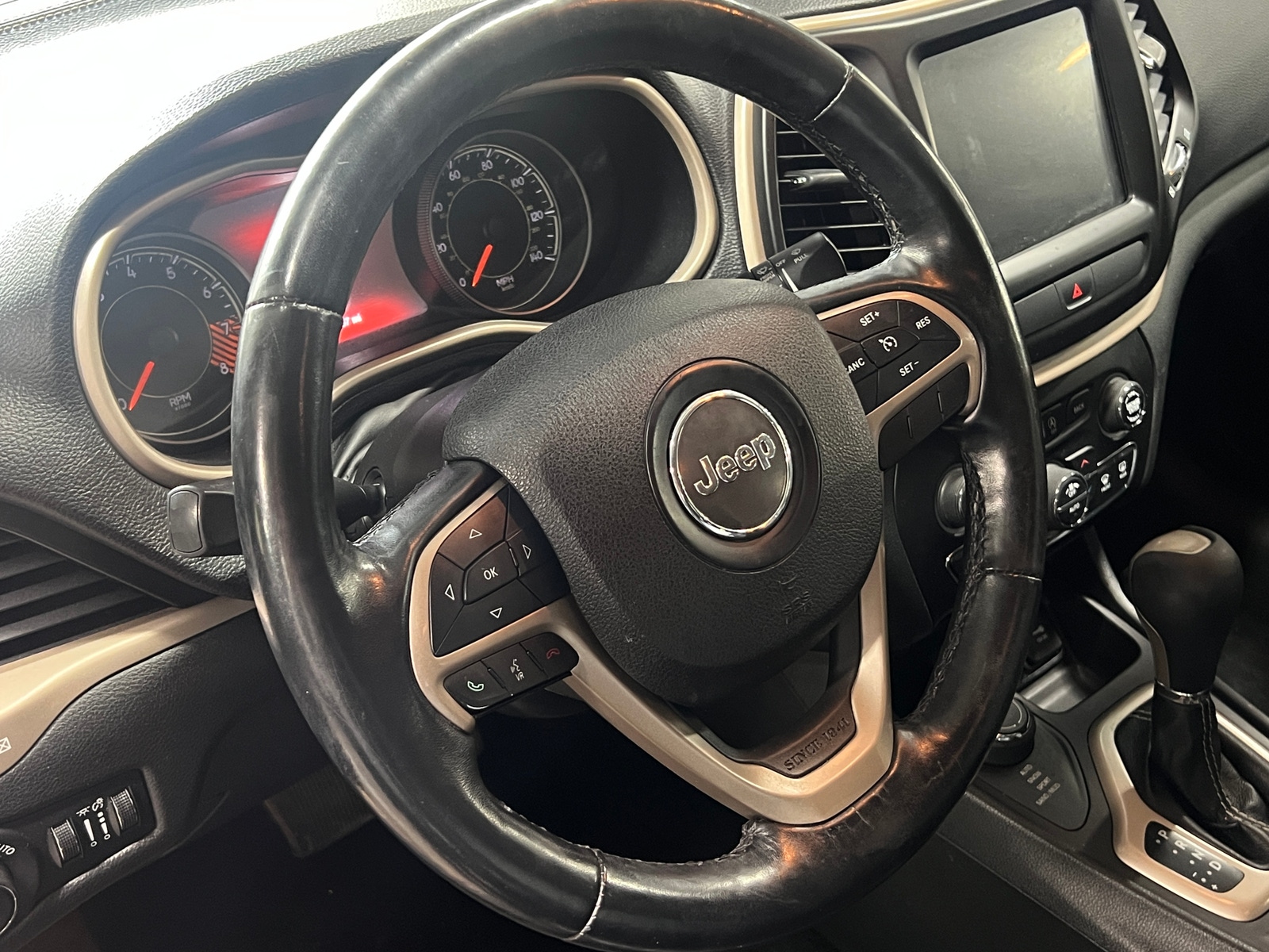 Thumbnail: 2015 Jeep Cherokee - 4