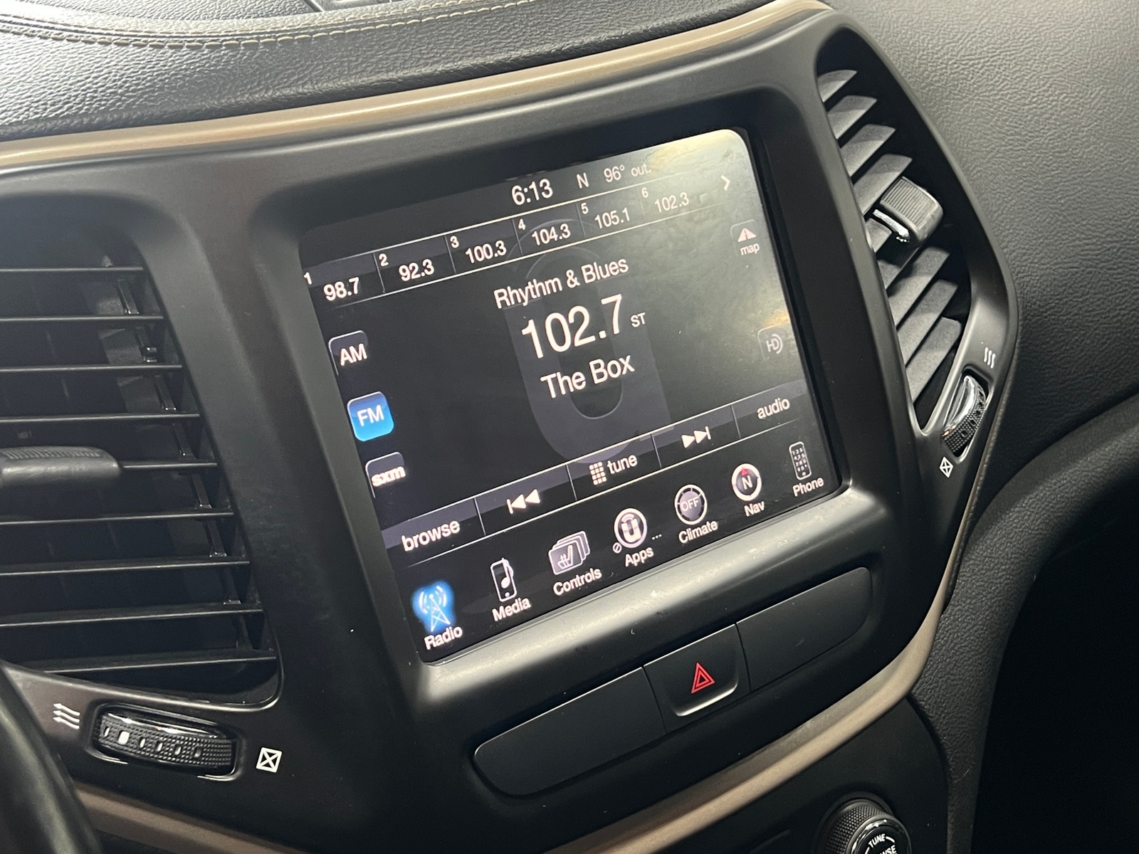 Thumbnail: 2015 Jeep Cherokee - 3