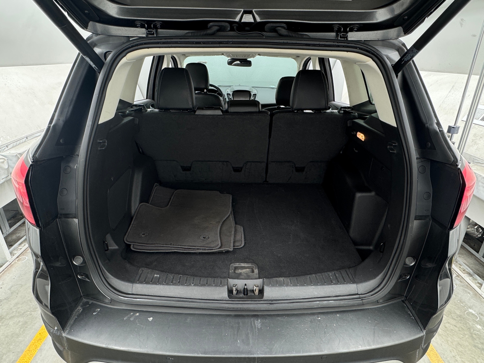 Thumbnail: 2019 Ford Escape - 6