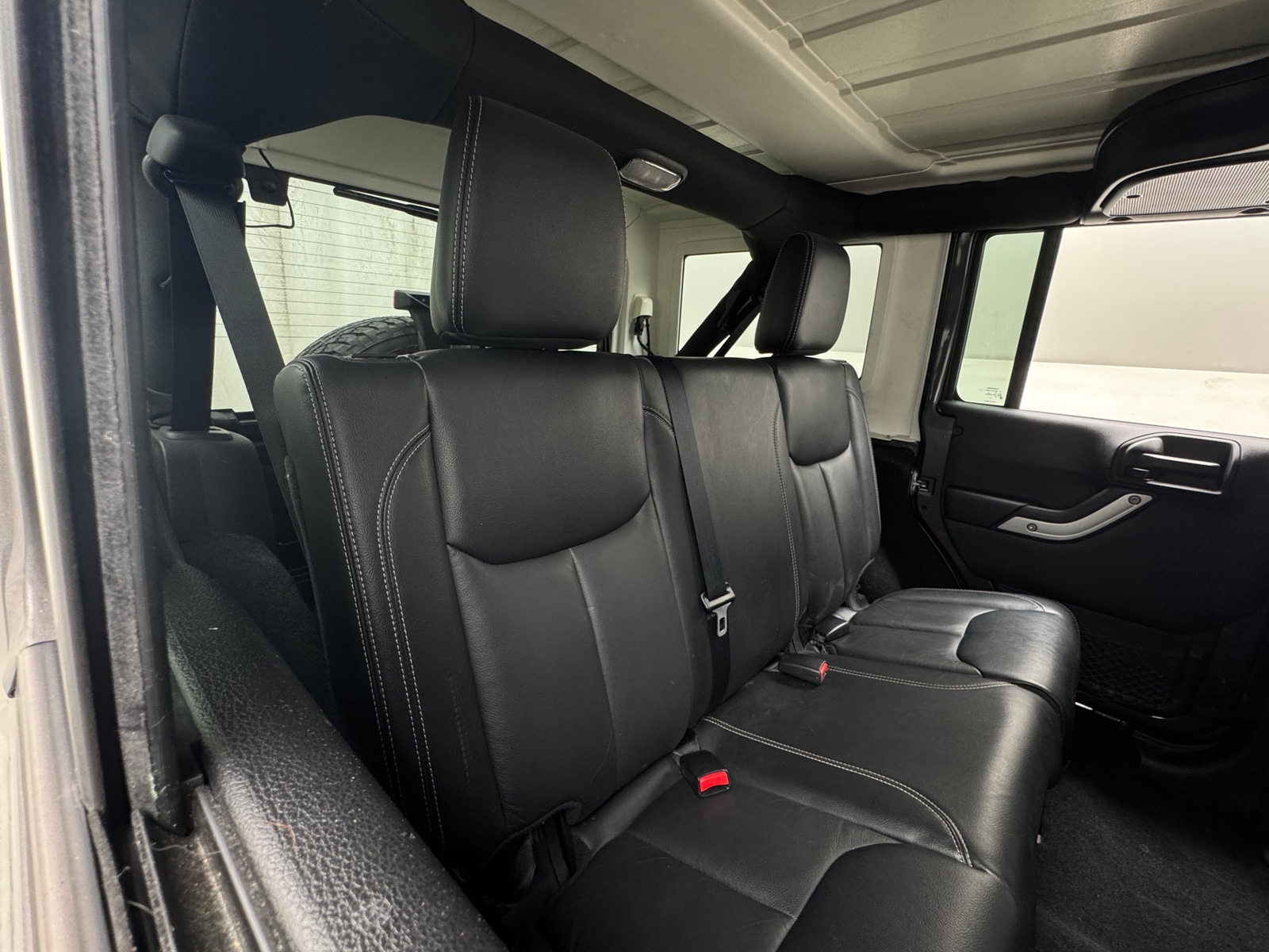 Thumbnail: 2016 Jeep Wrangler - 5