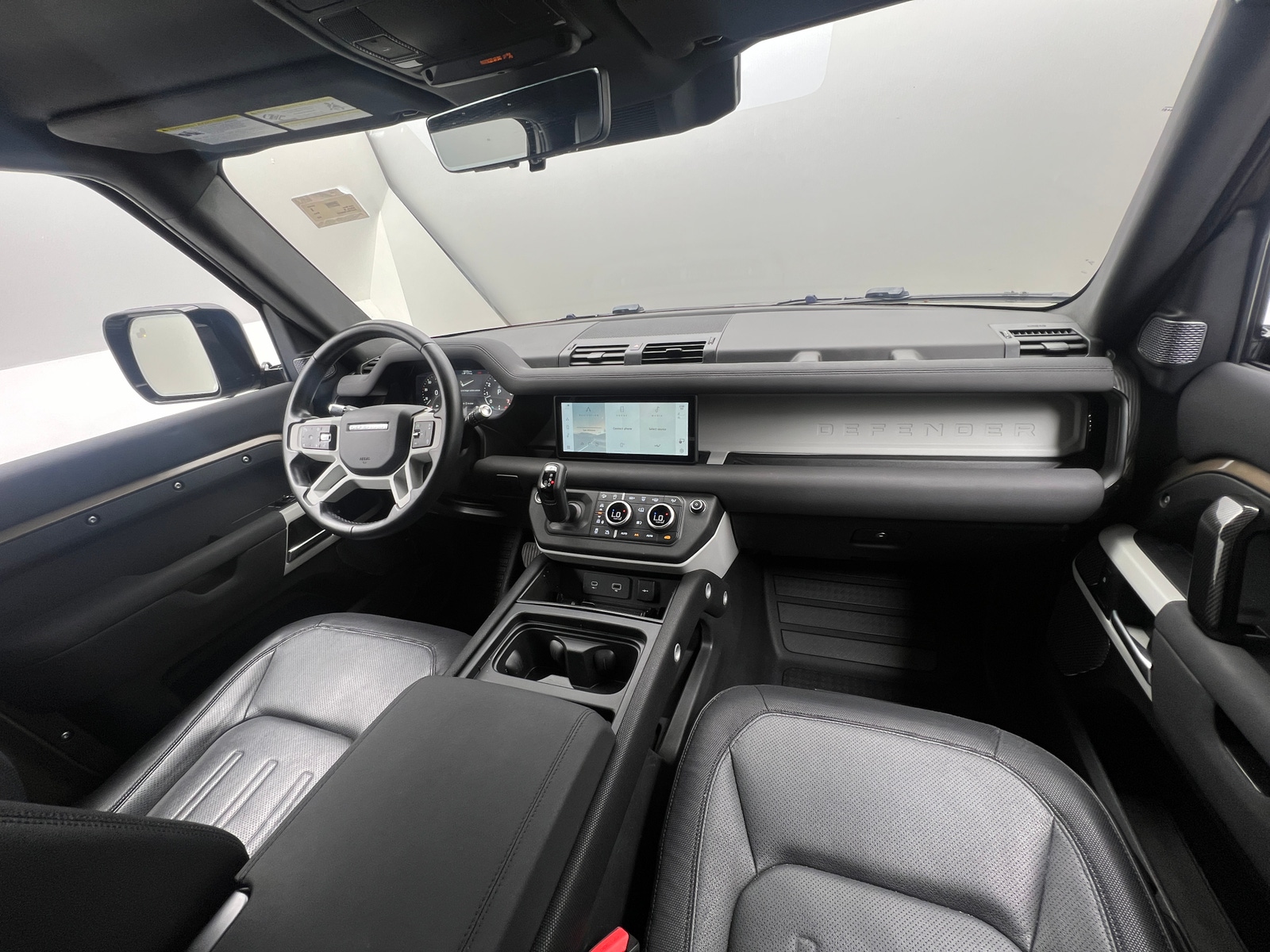 Thumbnail: 2022 Land Rover Defender - 3