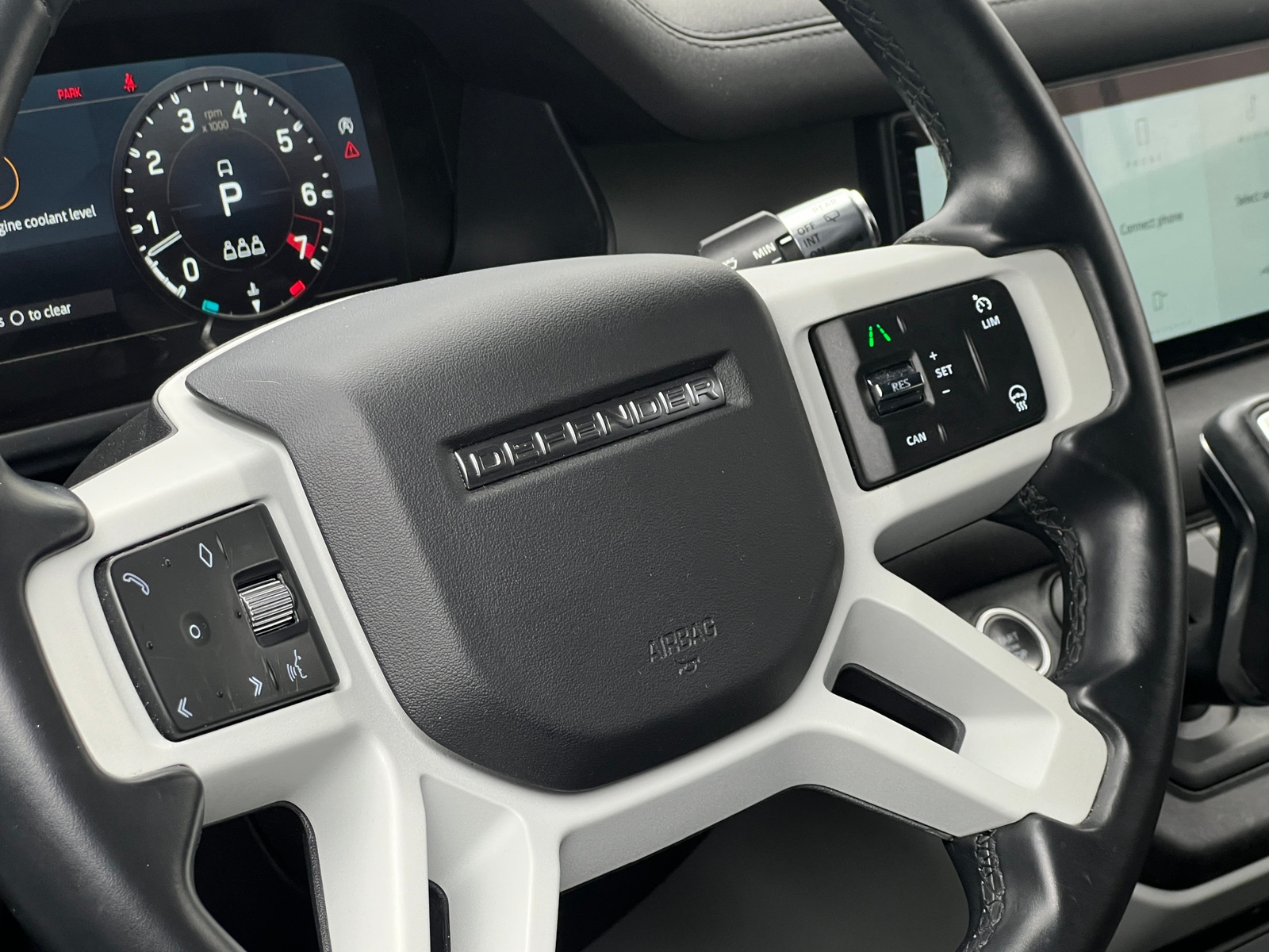 Thumbnail: 2022 Land Rover Defender - 5