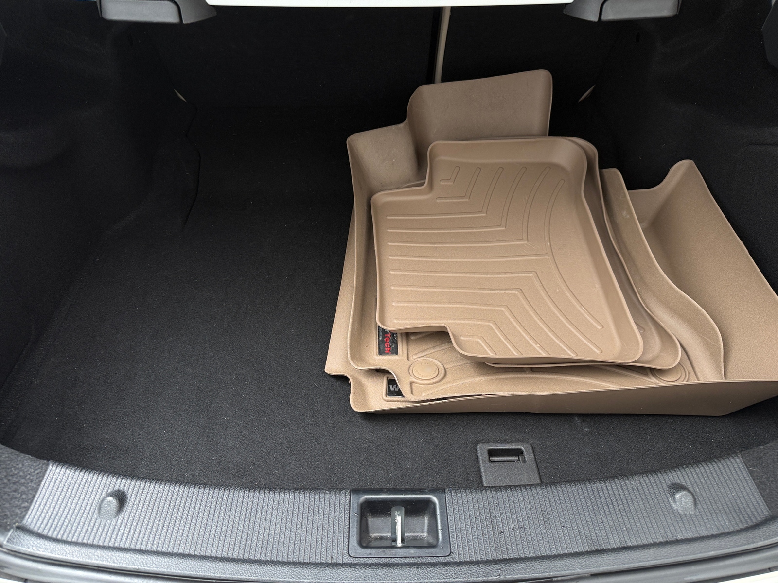 Thumbnail: 2014 Mercedes-Benz C-Class - 6