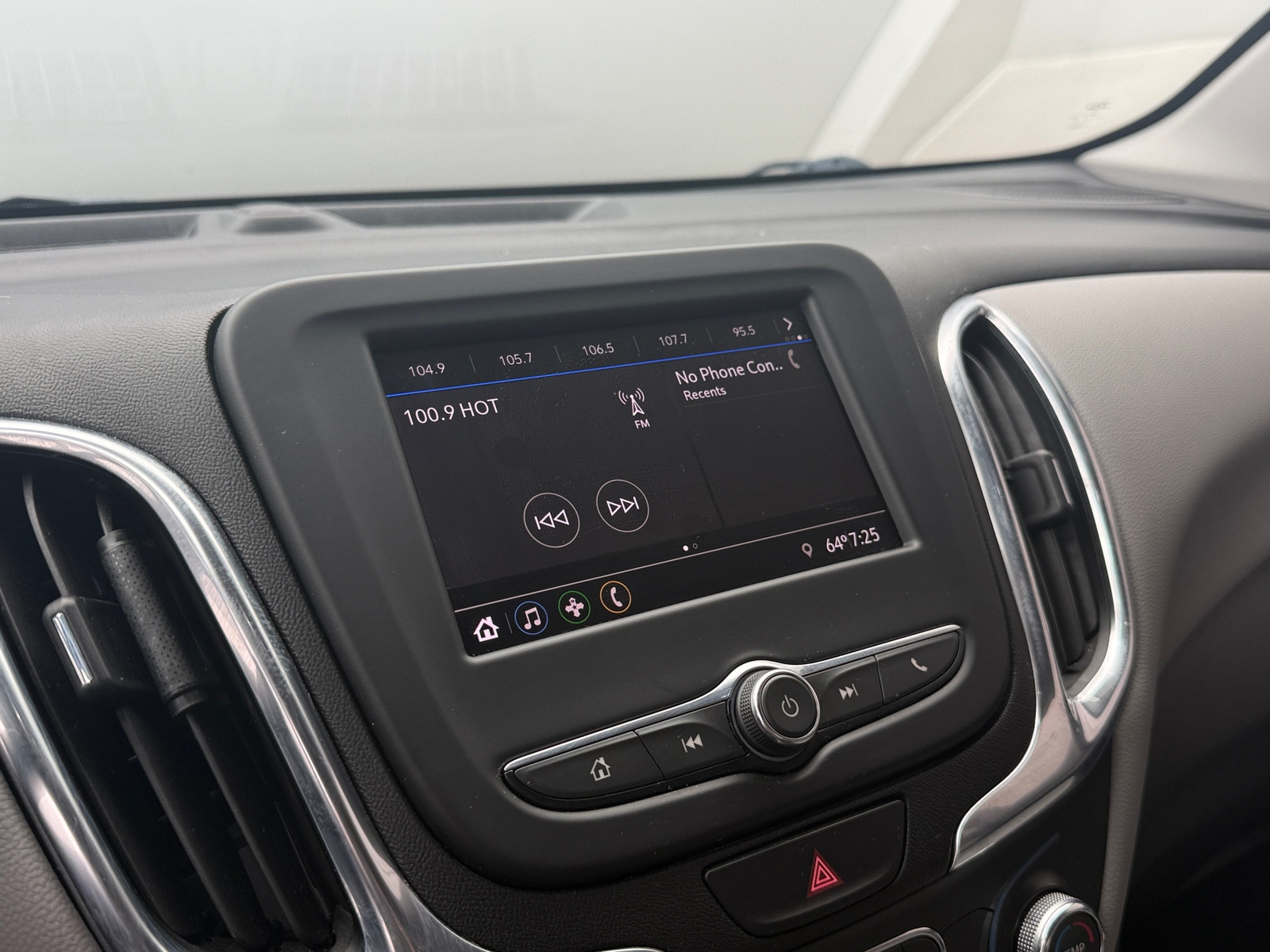 Thumbnail: 2021 Chevrolet Equinox - 4