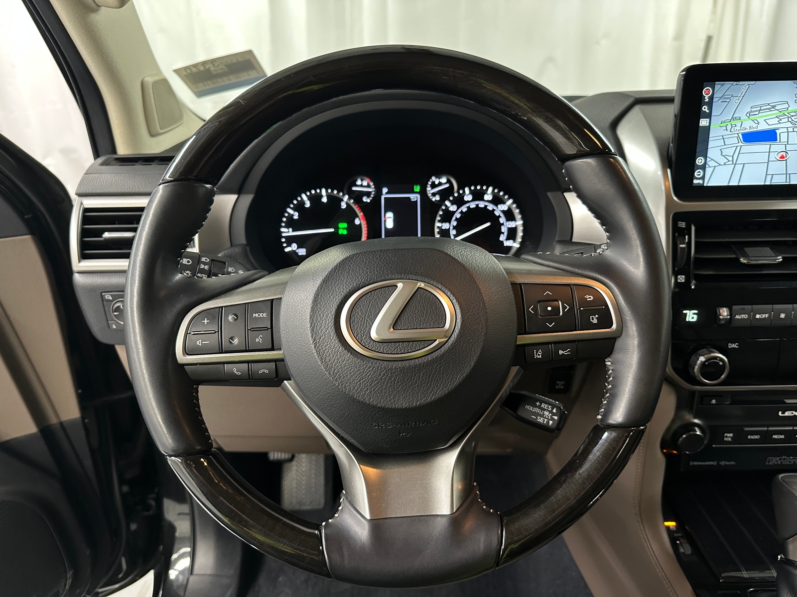 Thumbnail: 2023 Lexus GX - 4