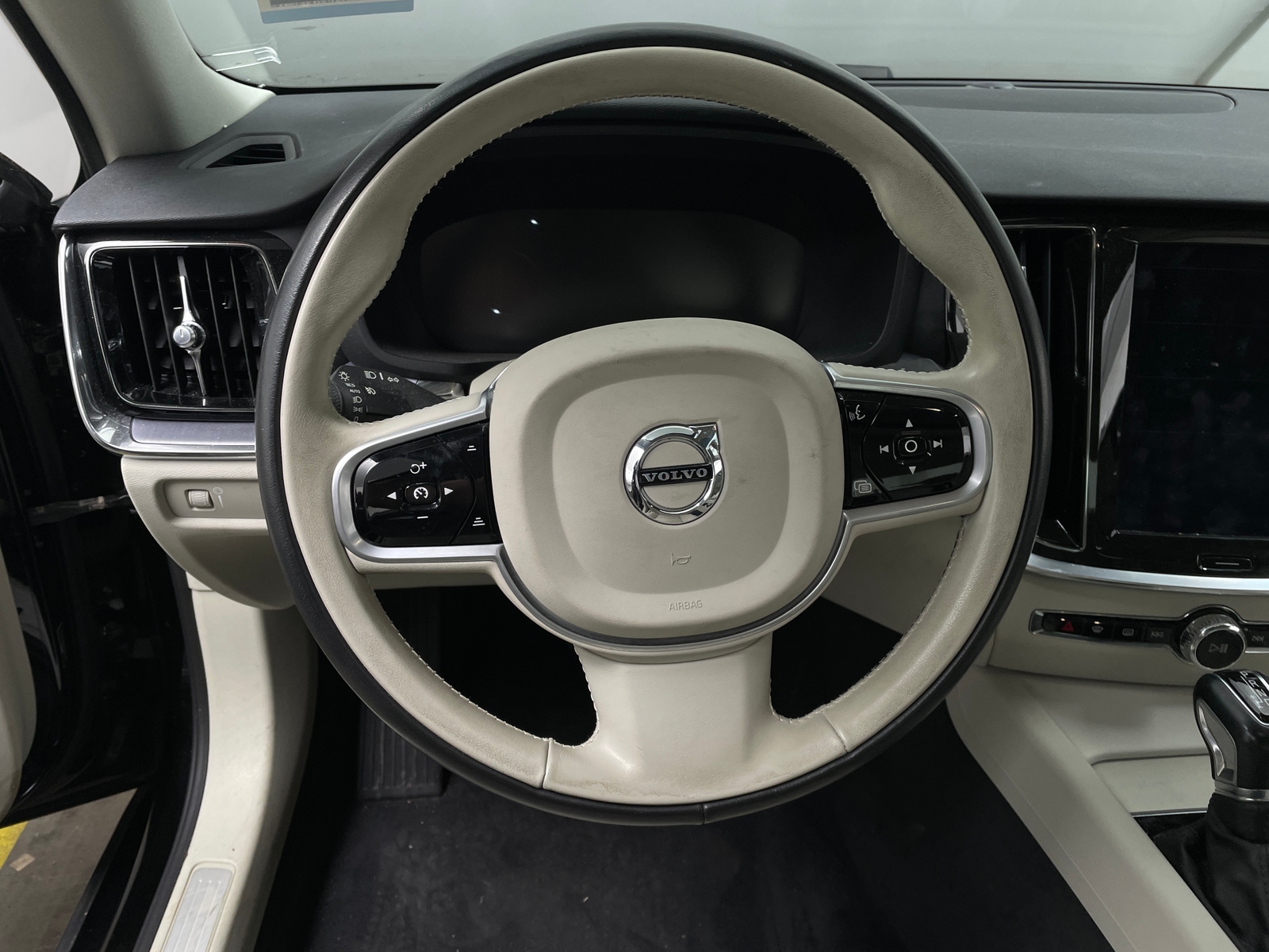 Thumbnail: 2020 Volvo S60 - 4