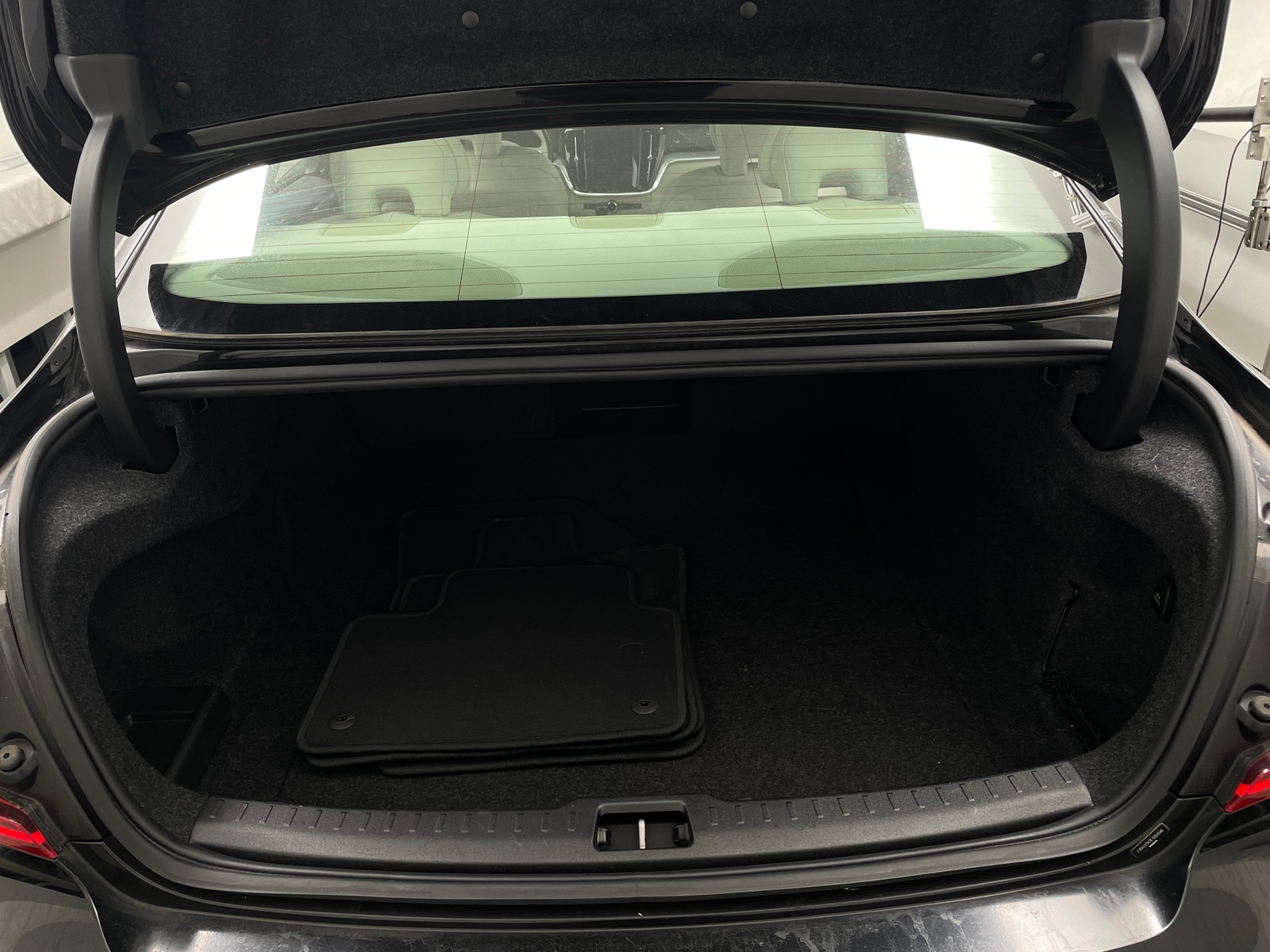 Thumbnail: 2020 Volvo S60 - 6