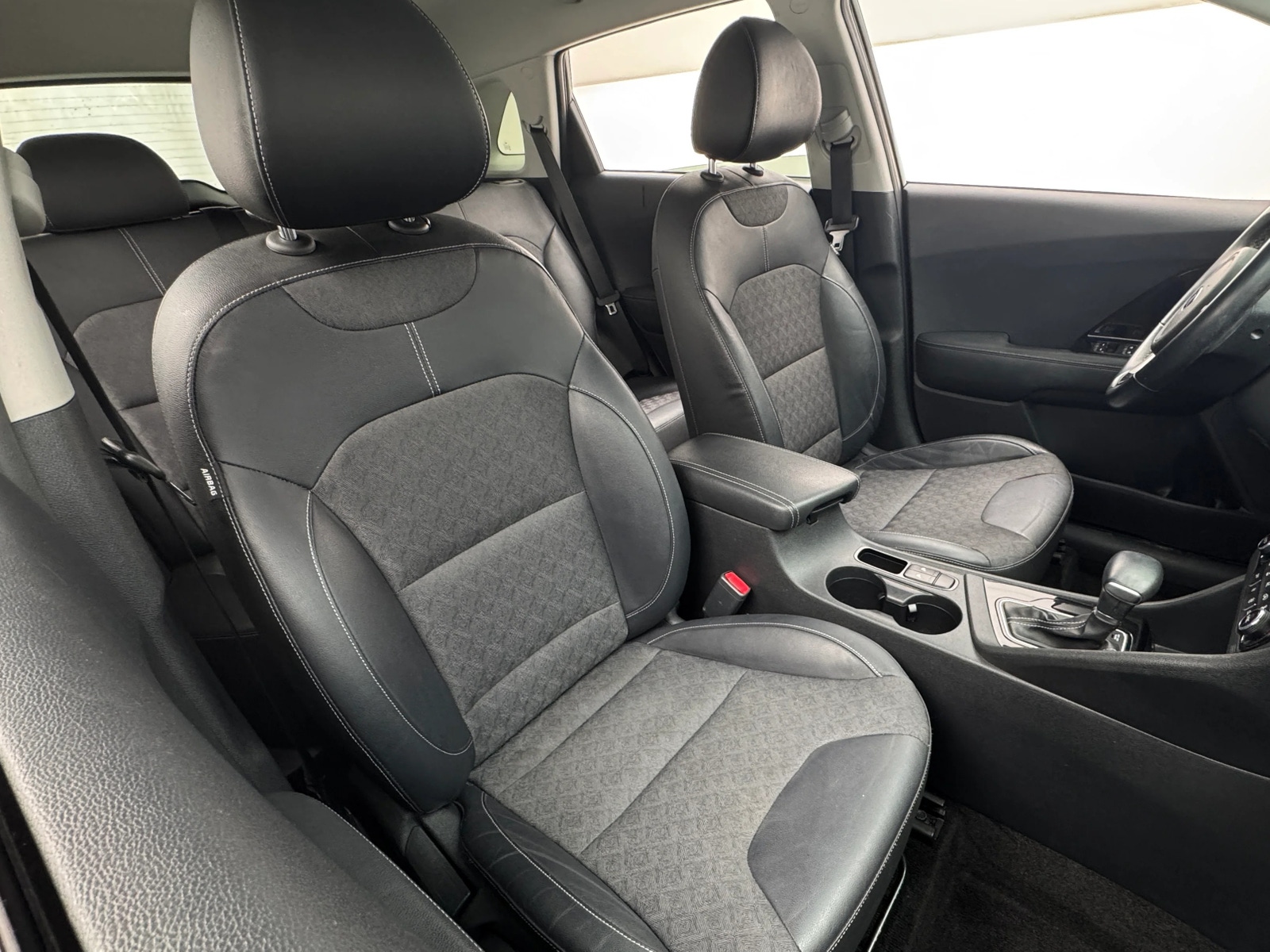 Thumbnail: 2017 Kia Niro - 2