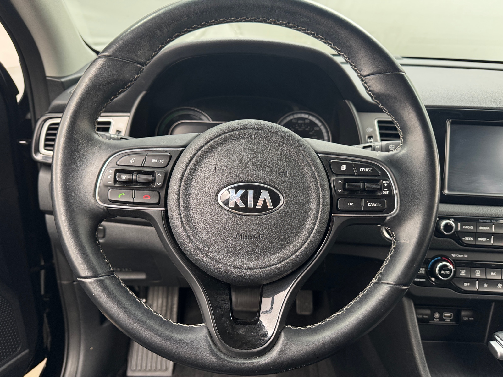 Thumbnail: 2017 Kia Niro - 5
