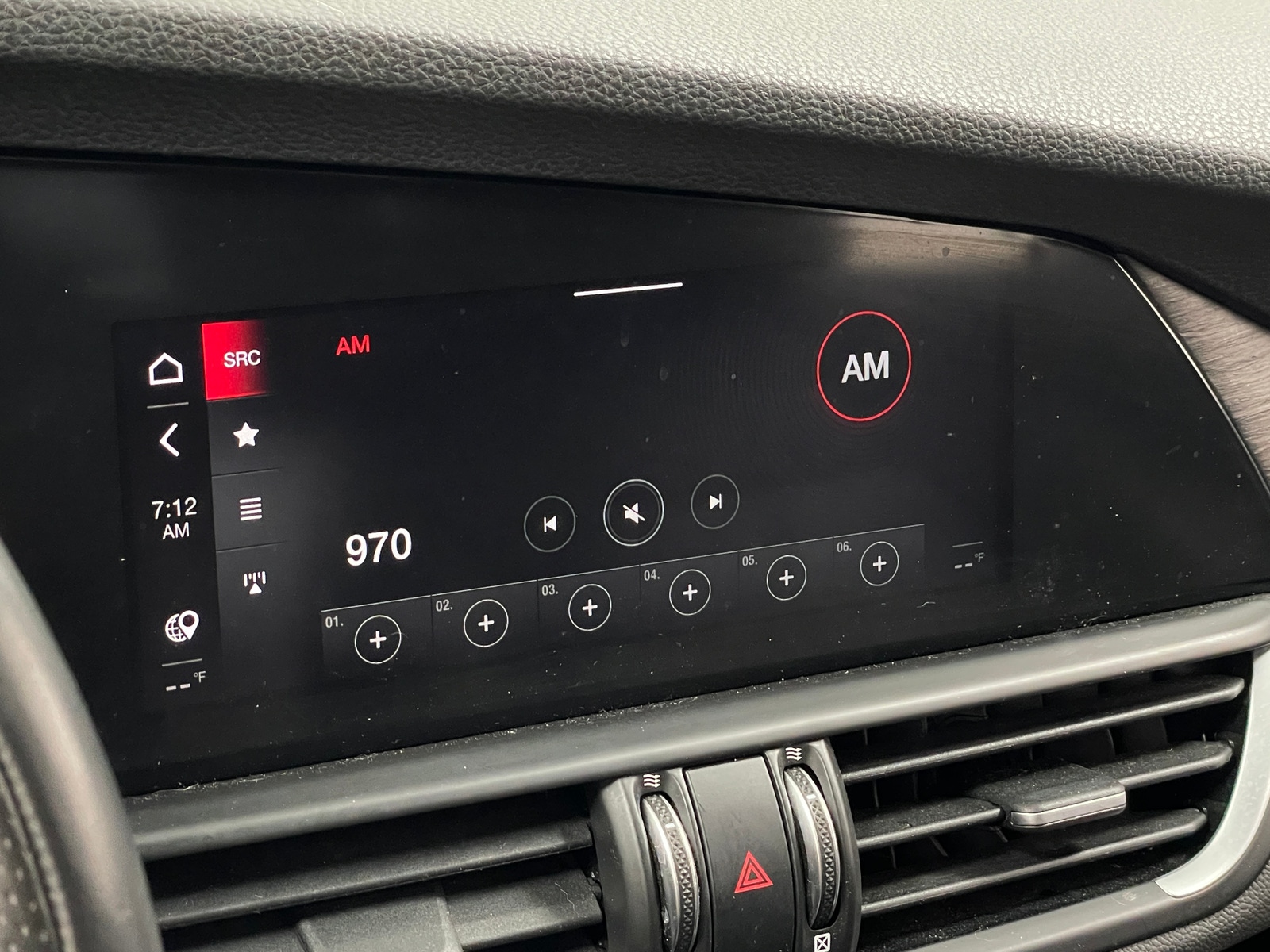 Thumbnail: 2021 Alfa Romeo Giulia - 3