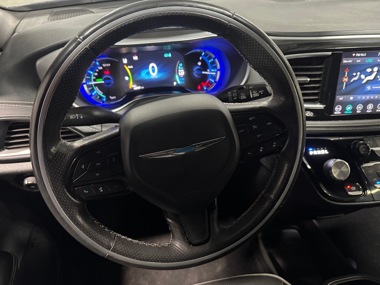 Thumbnail: 2020 Chrysler Pacifica - 4