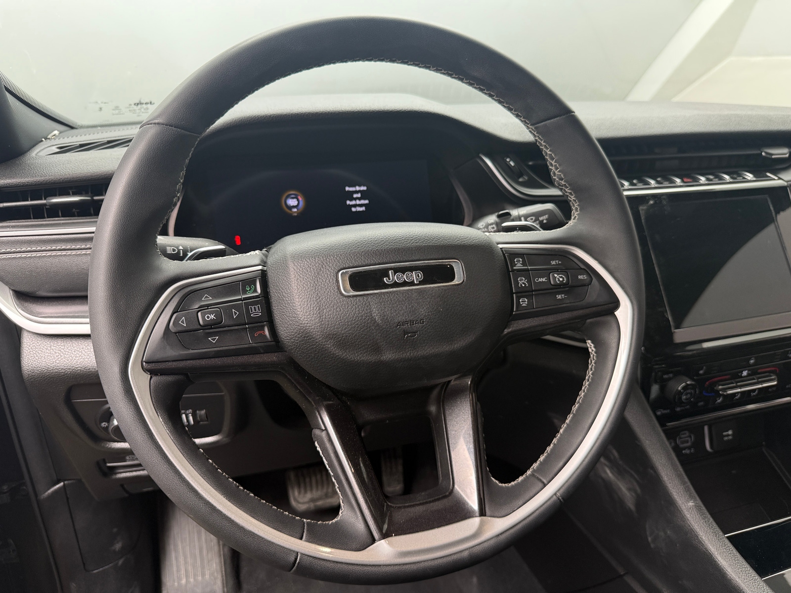 Thumbnail: 2023 Jeep Grand Cherokee L - 4