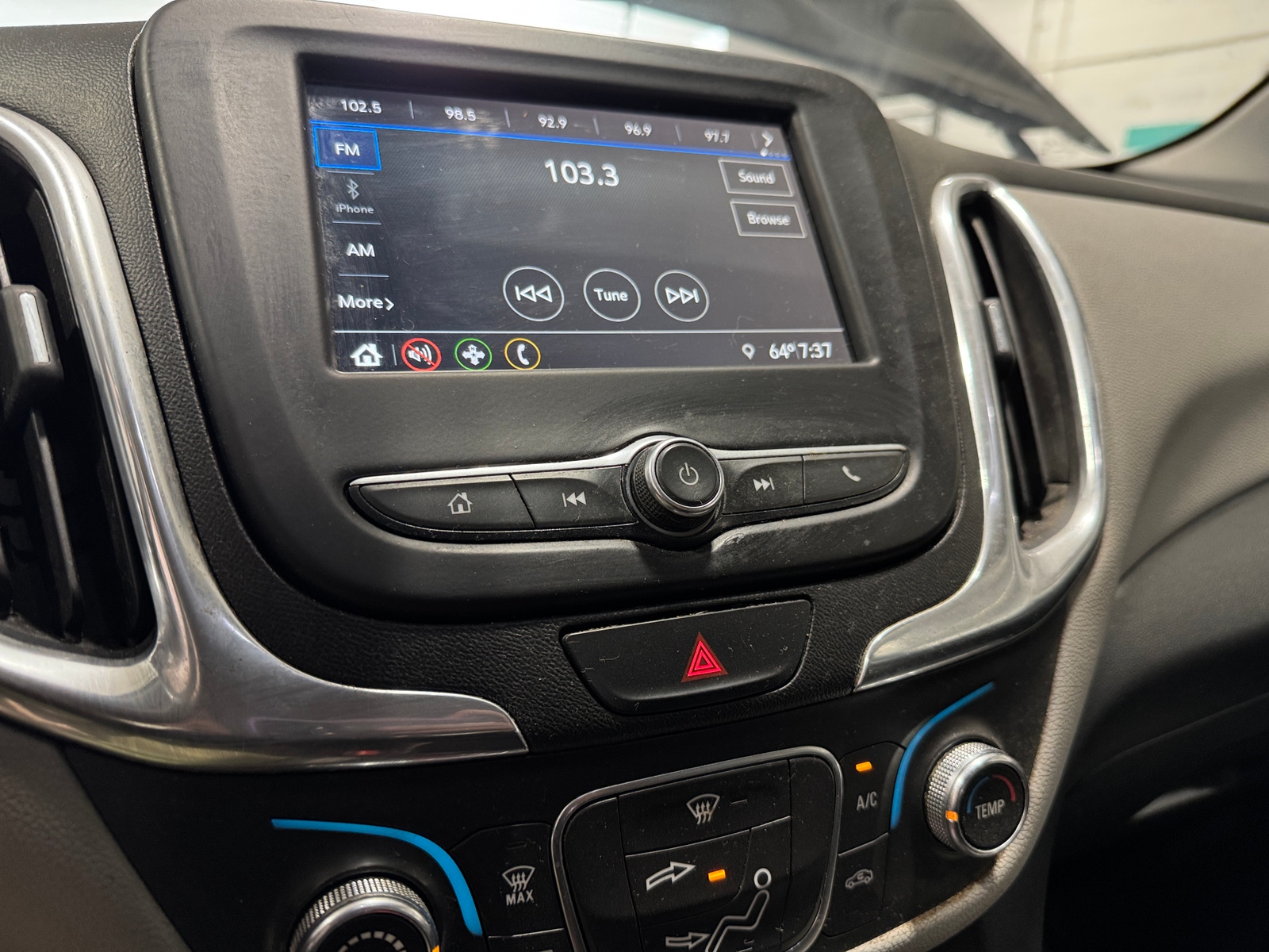 Thumbnail: 2019 Chevrolet Equinox - 4