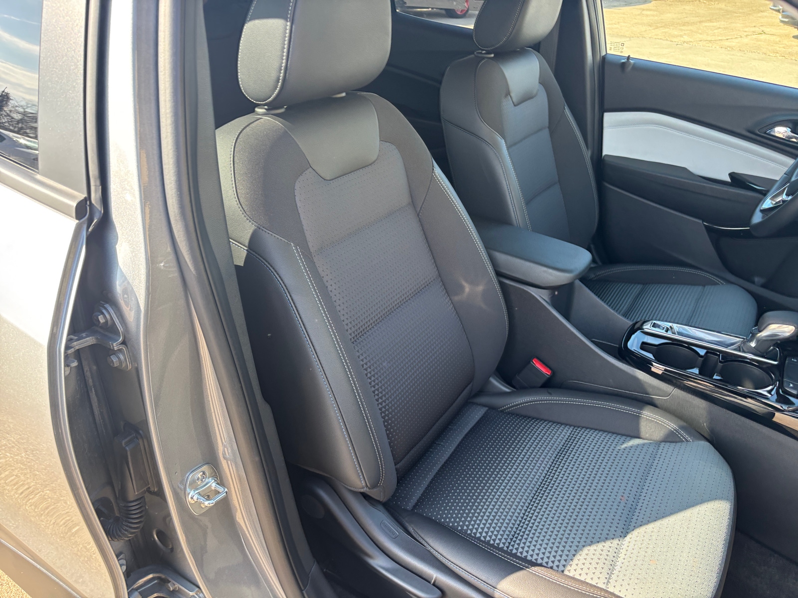 Thumbnail: 2025 Chevrolet Trax - 2