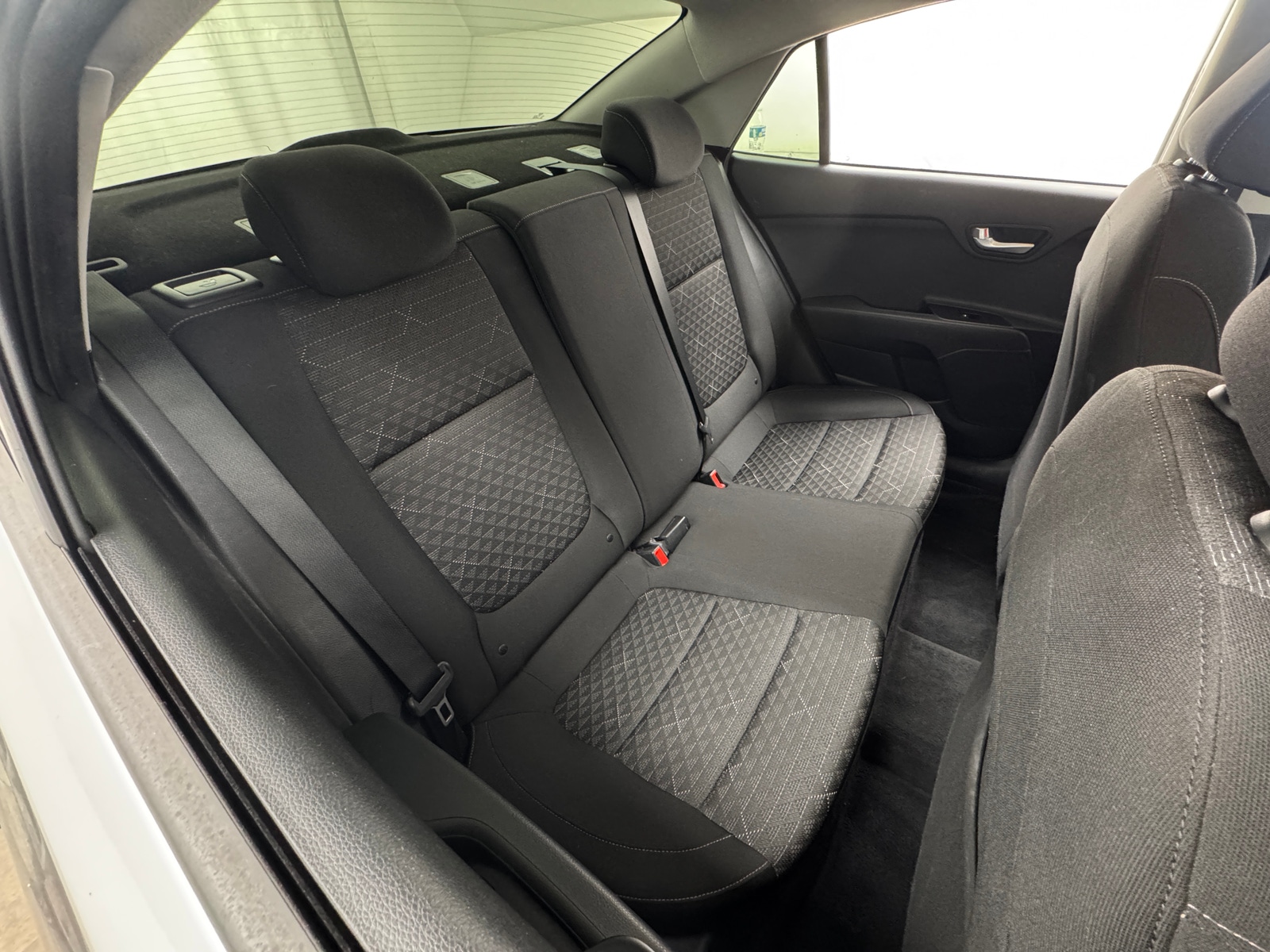 Thumbnail: 2021 Kia Rio - 6