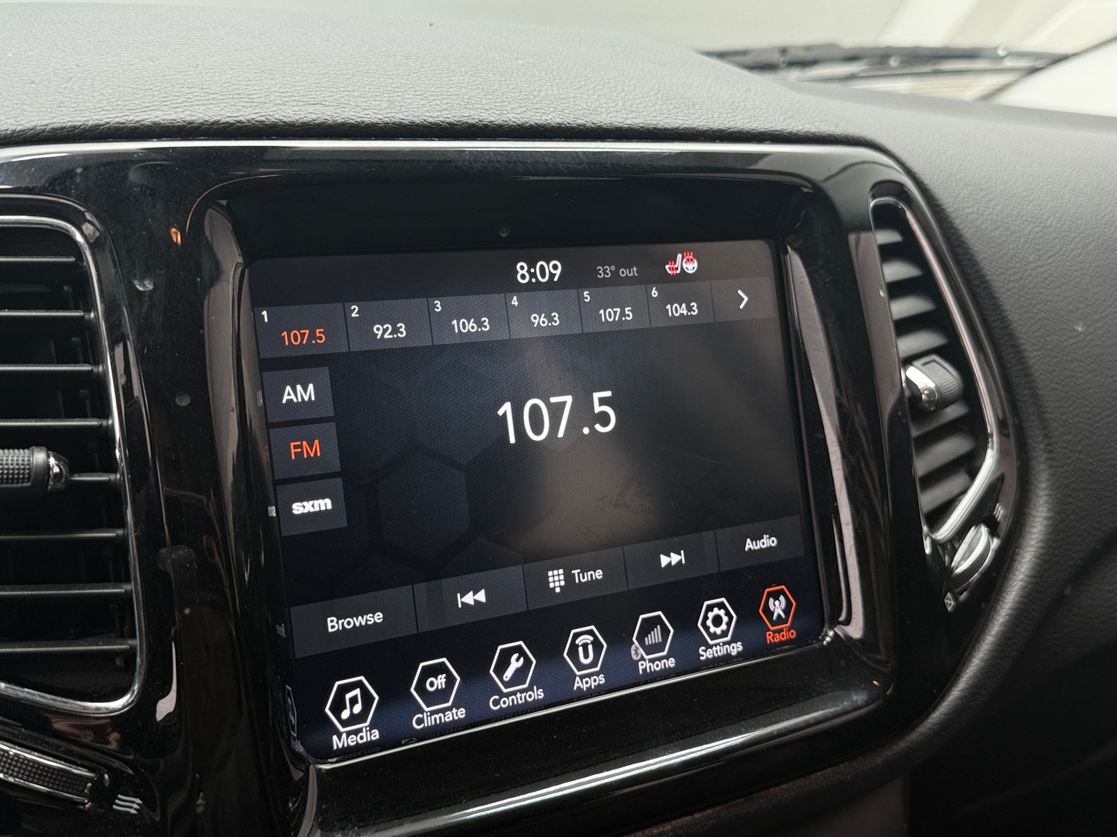 Thumbnail: 2018 Jeep Compass - 3