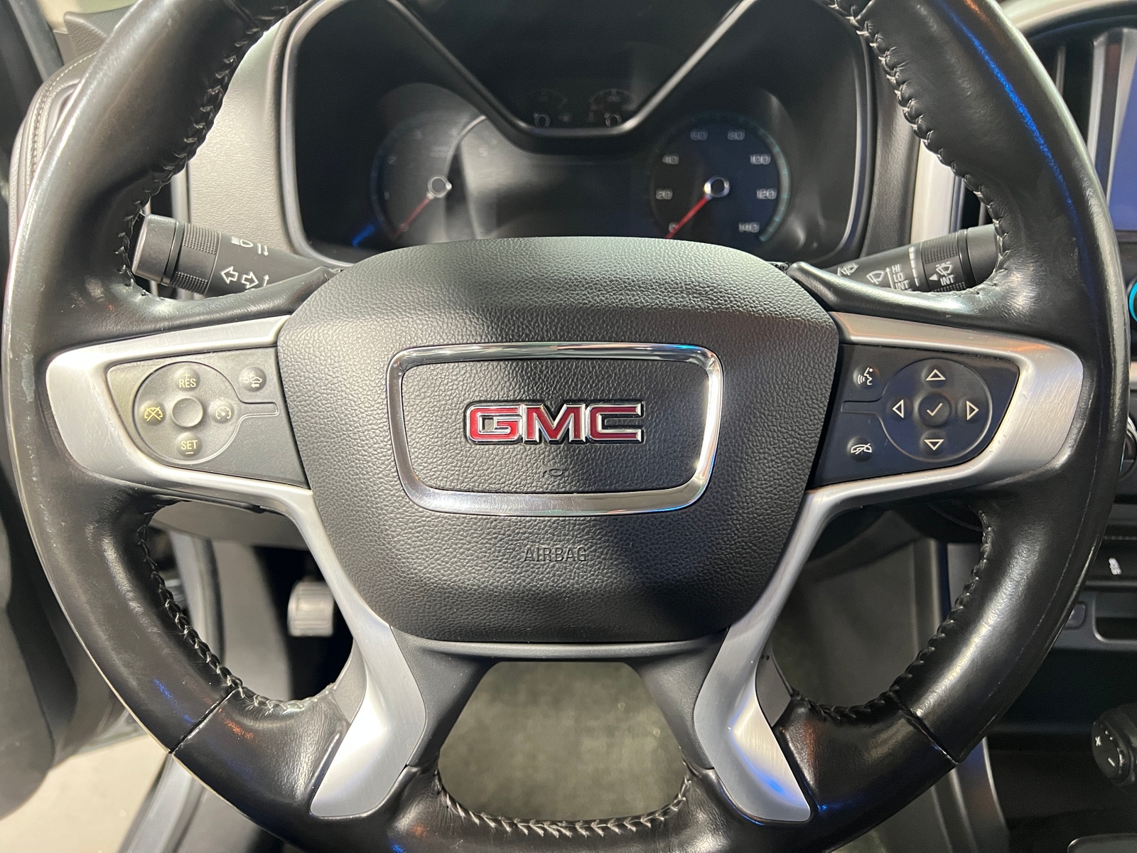 Thumbnail: 2018 GMC Canyon - 4