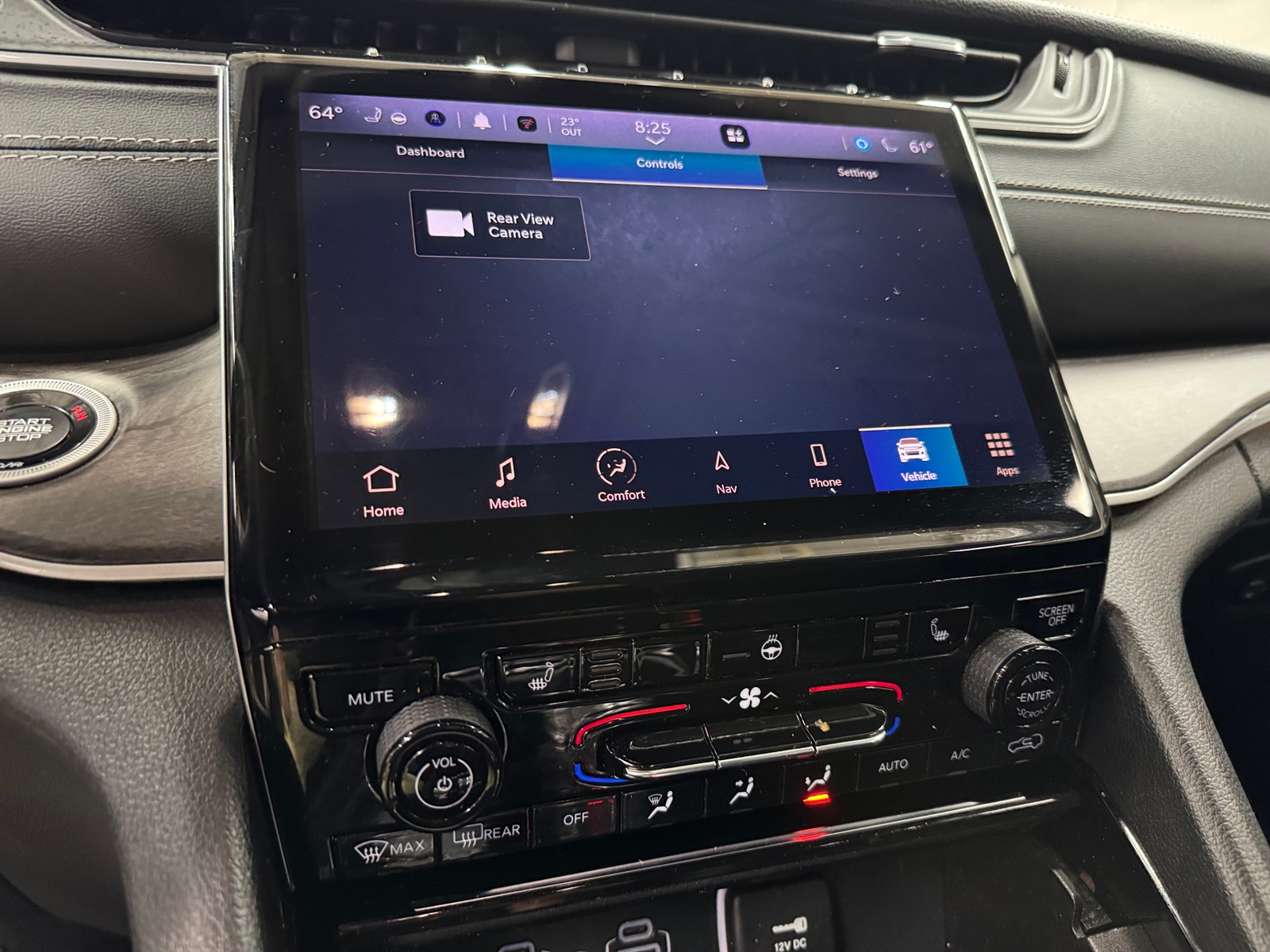 Thumbnail: 2023 Jeep Grand Cherokee - 3